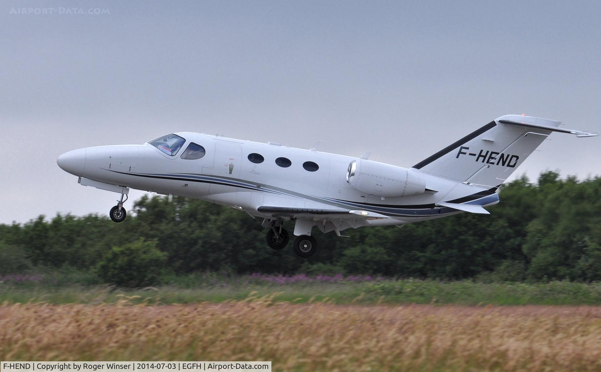 F-HEND, 2009 Cessna 510 Citation Mustang Citation Mustang C/N 510-0161, Visiting Citation Mustang departing Runway 22.