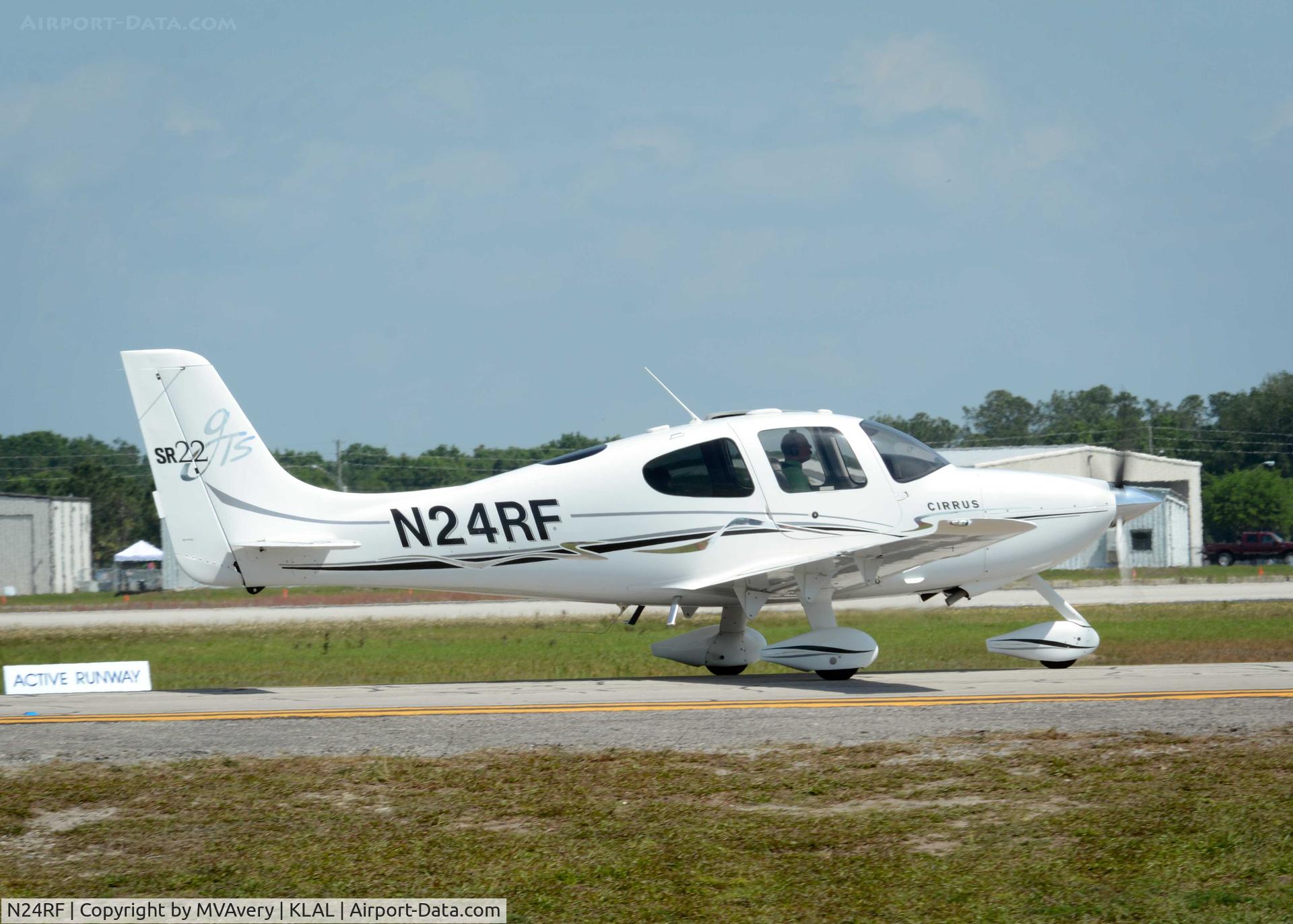 N24RF, 2004 Cirrus SR22 C/N 1168, 2014 Sun n Fun