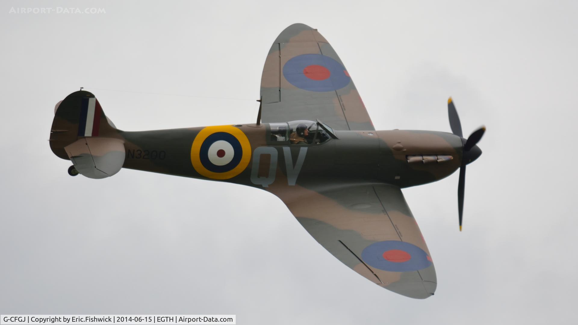 G-CFGJ, 1939 Supermarine Spitfire 1 C/N 441, 42. N3200 at The Shuttleworth Collection Airshow - featuring LAA 'party in the park.'