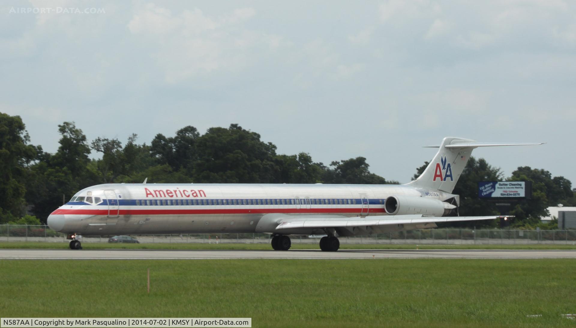 N587AA, 1991 McDonnell Douglas MD-82 (DC-9-82) C/N 53250, MD-82