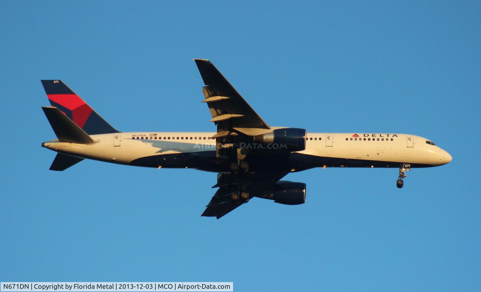N671DN, 1992 Boeing 757-232 C/N 25332, Delta 757-200