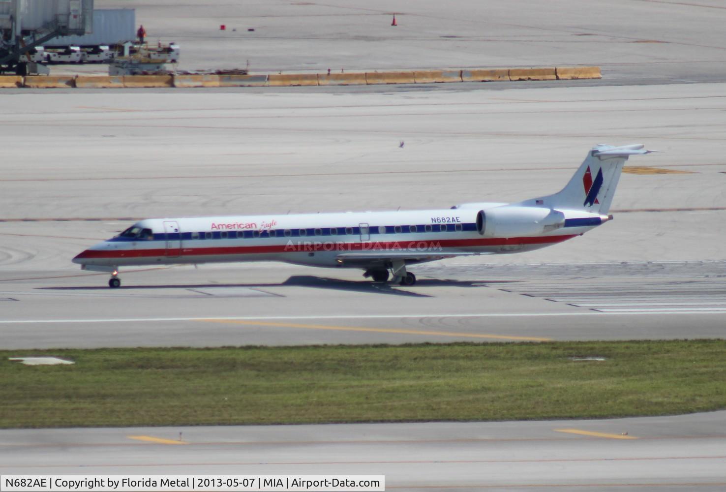 N682AE, 2004 Embraer ERJ-145LR (EMB-145LR) C/N 14500826, Eagle E145LR