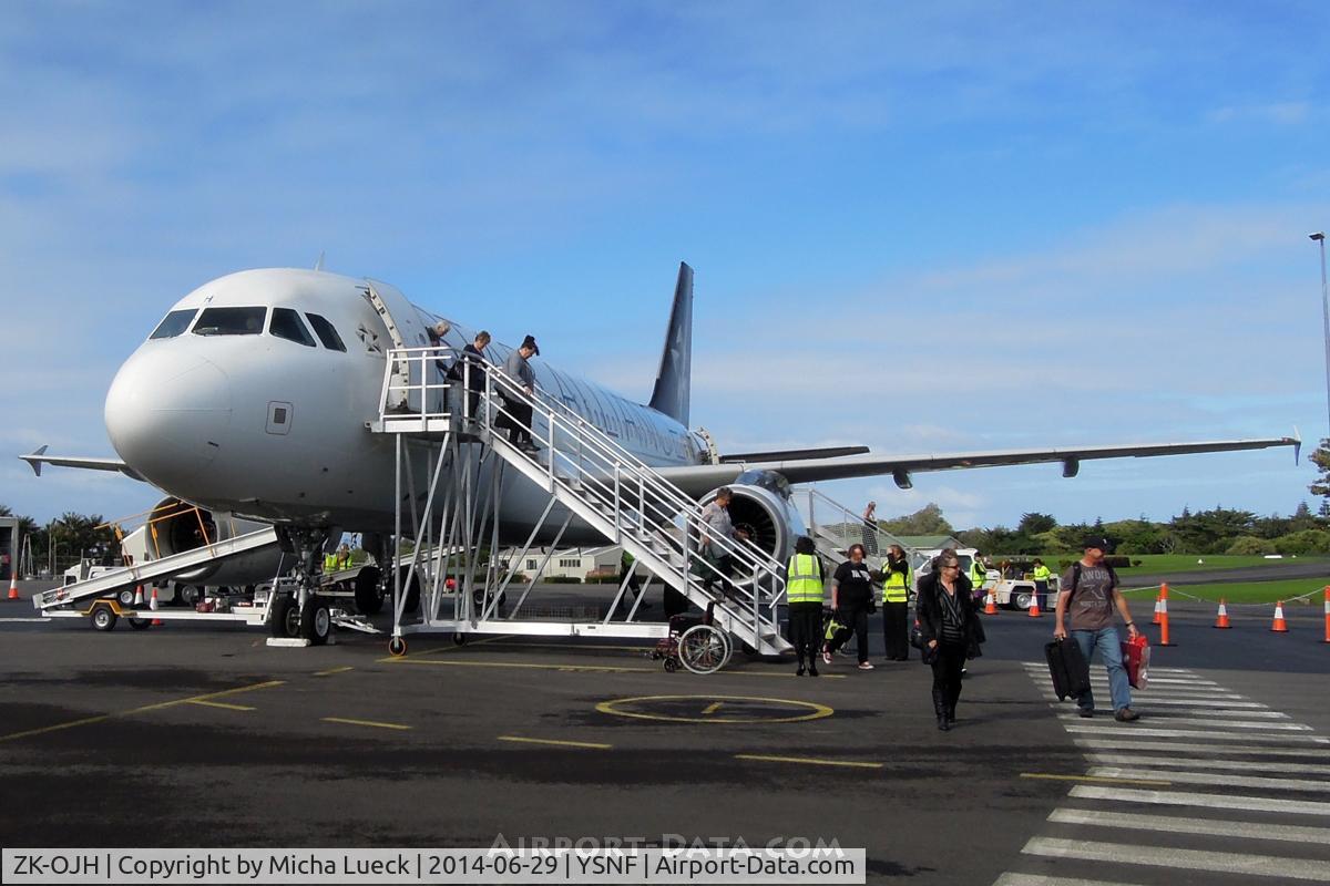ZK-OJH, 2004 Airbus A320-232 C/N 2257, At Norfolk Island