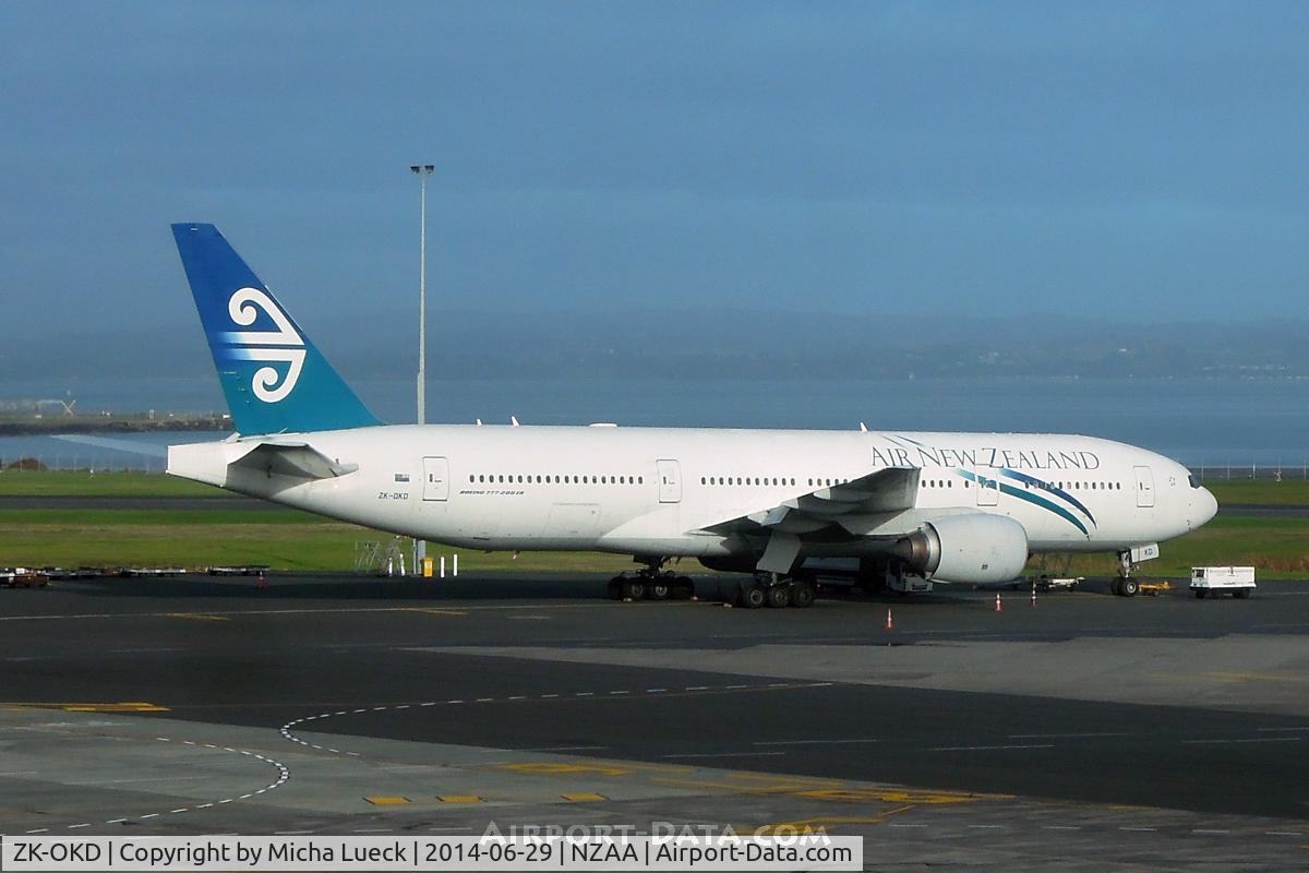 ZK-OKD, 2006 Boeing 777-219/ER C/N 29401, At Auckland