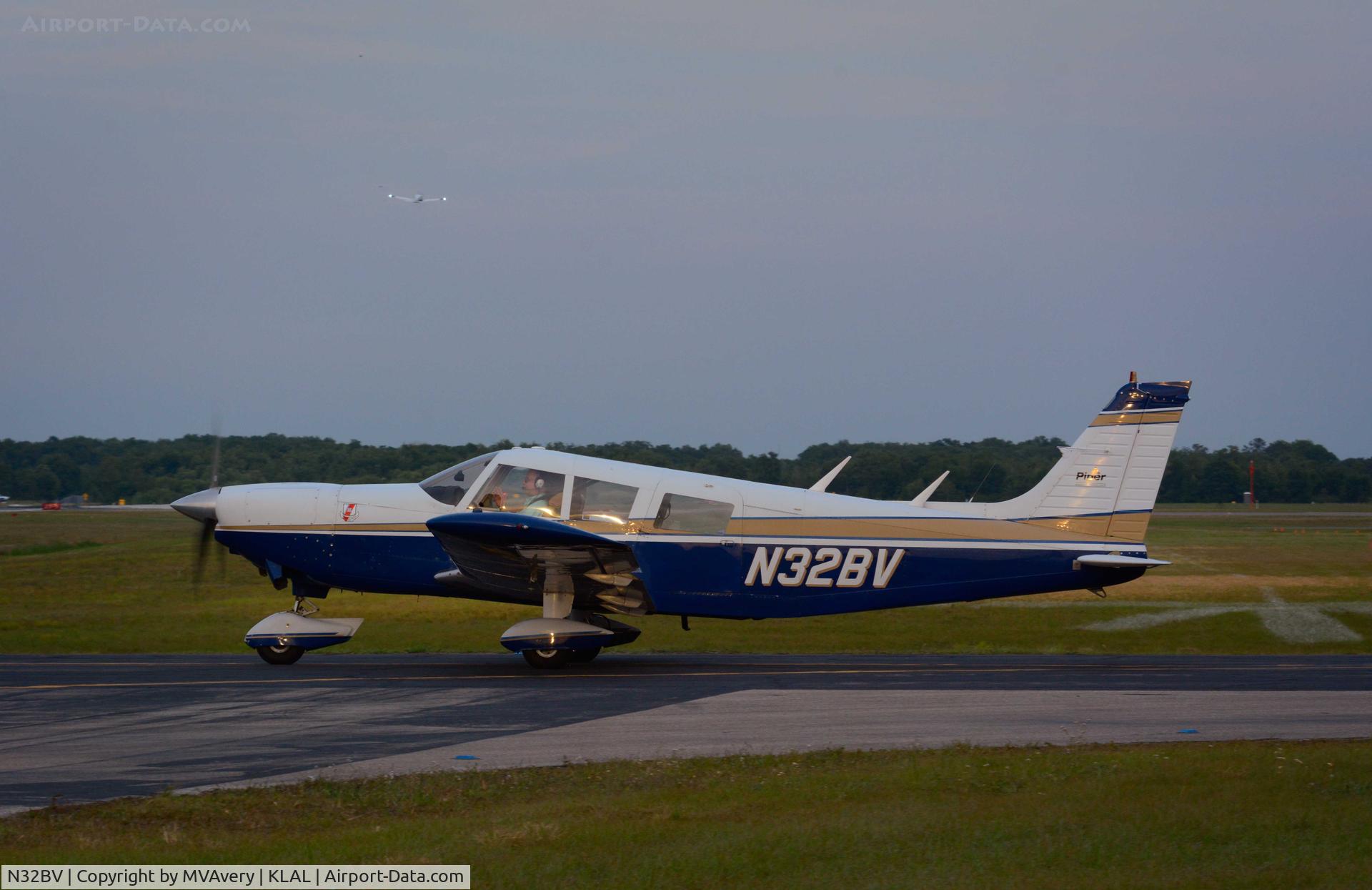 N32BV, 1972 Piper PA-32-300 Cherokee Six C/N 32-7240084, 2014 Sun n Fun