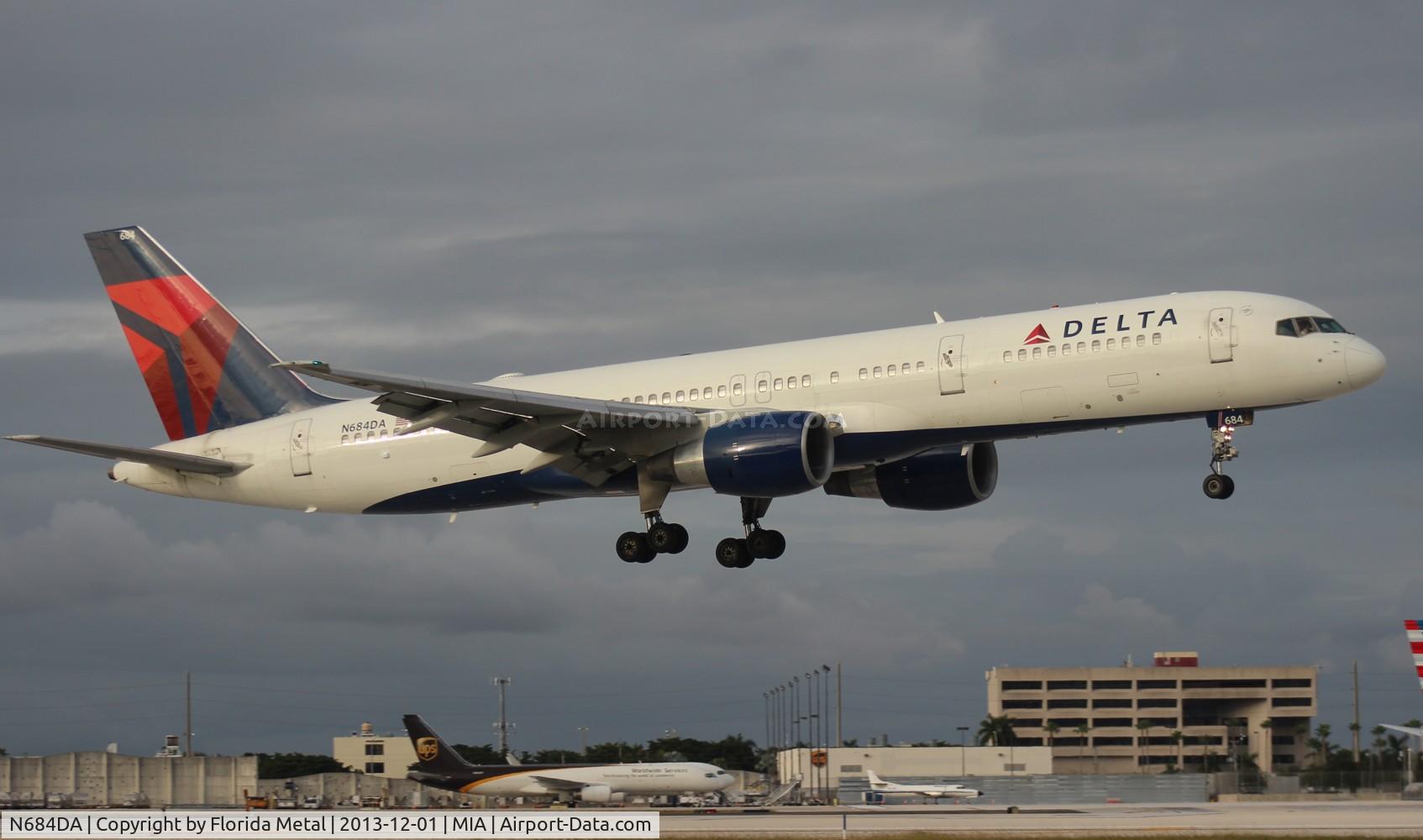 N684DA, 1993 Boeing 757-232 C/N 27104, Delta 757-200