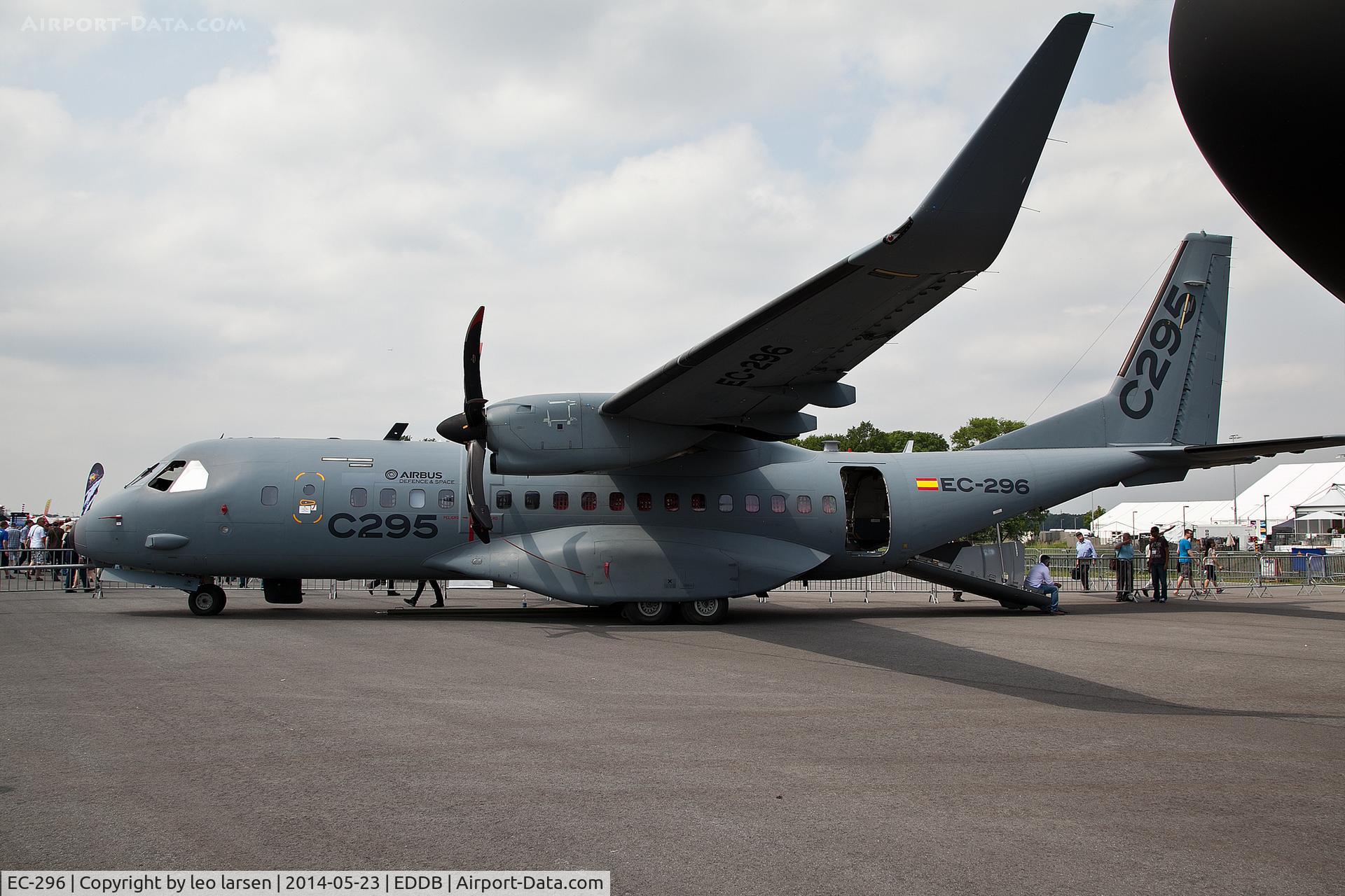 EC-296, 1998 CASA C-295W C/N S-001, ILA Berlin 233.5.14