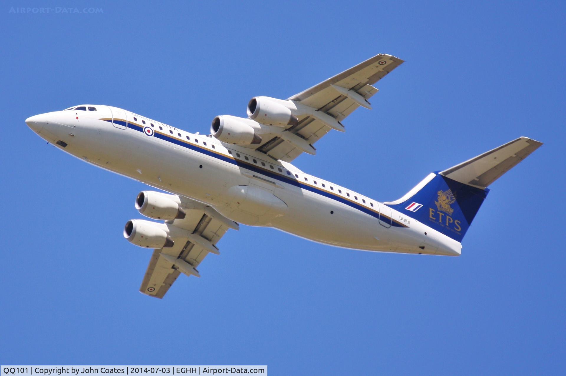 QQ101, 2000 British Aerospace Avro 146-RJ100 C/N E3368, Low pass