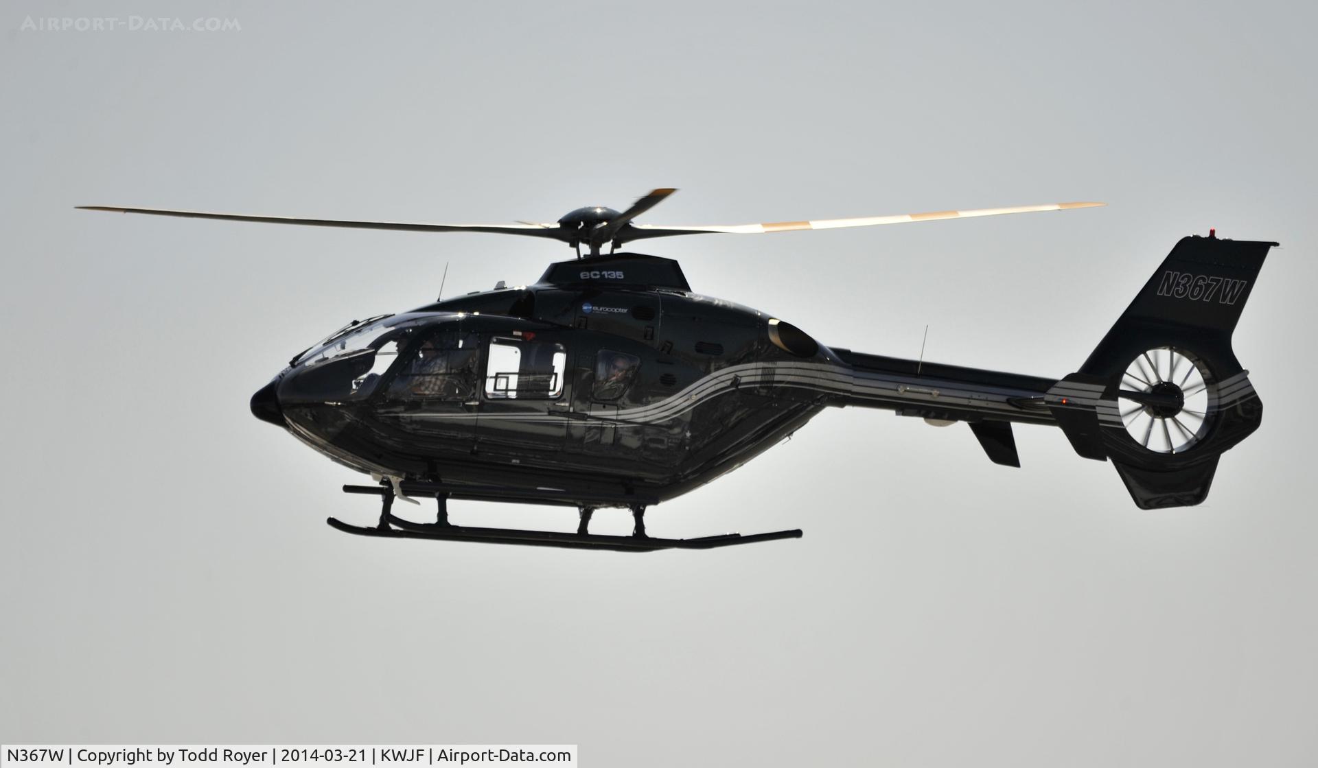 N367W, Eurocopter EC-135P-2 C/N 0732, Landing at Fox Field
