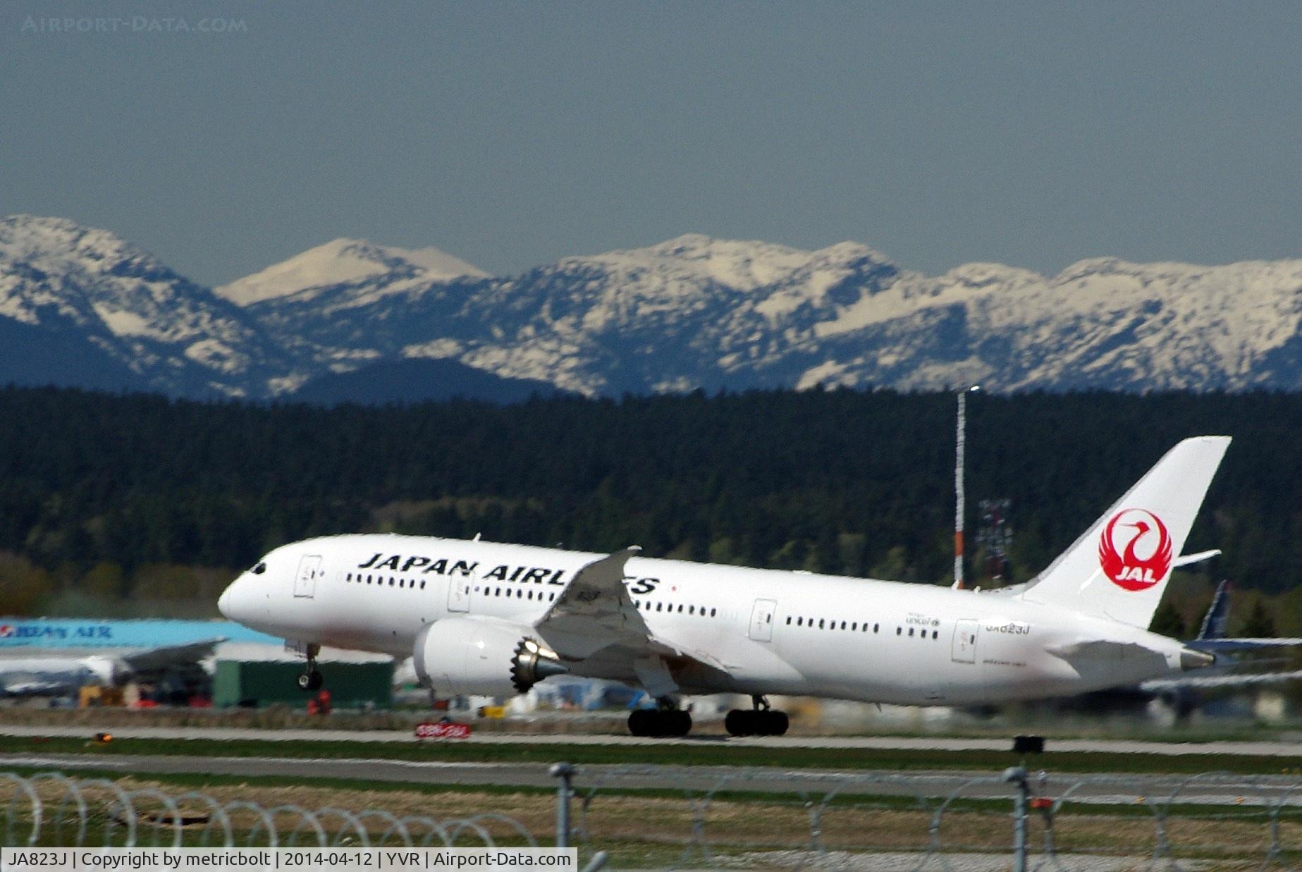JA823J, 2013 Boeing 787-8 Dreamliner C/N 34833, Departure to Narita