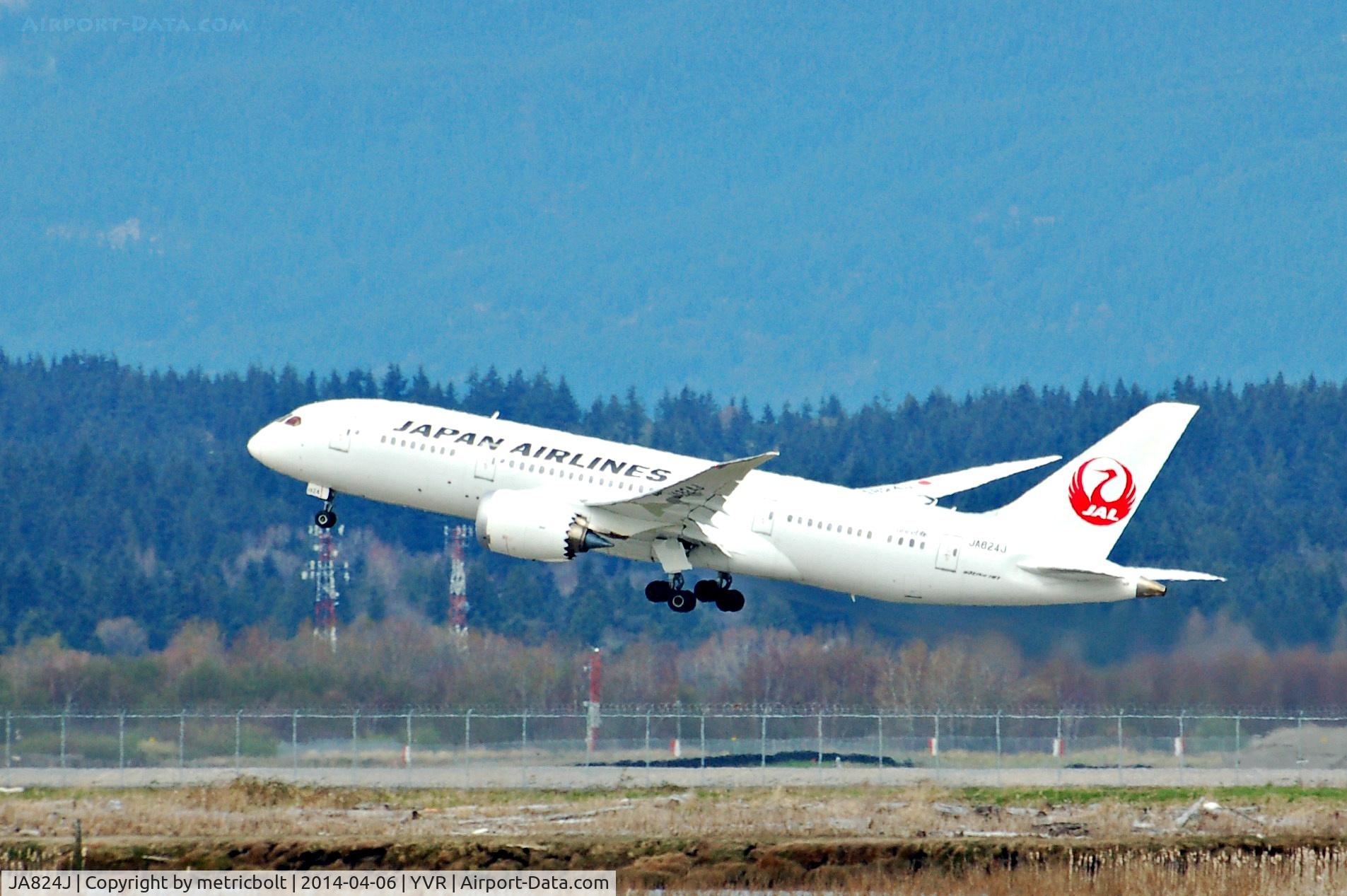 JA824J, 2011 Boeing 787-846 Dreamliner C/N 34834, Departure to NRT