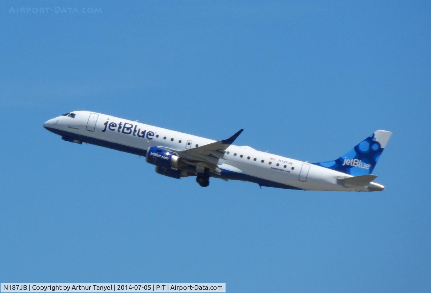 N187JB, 2005 Embraer 190AR (ERJ-190-100IGW) C/N 19000009, Taking off from PIT
