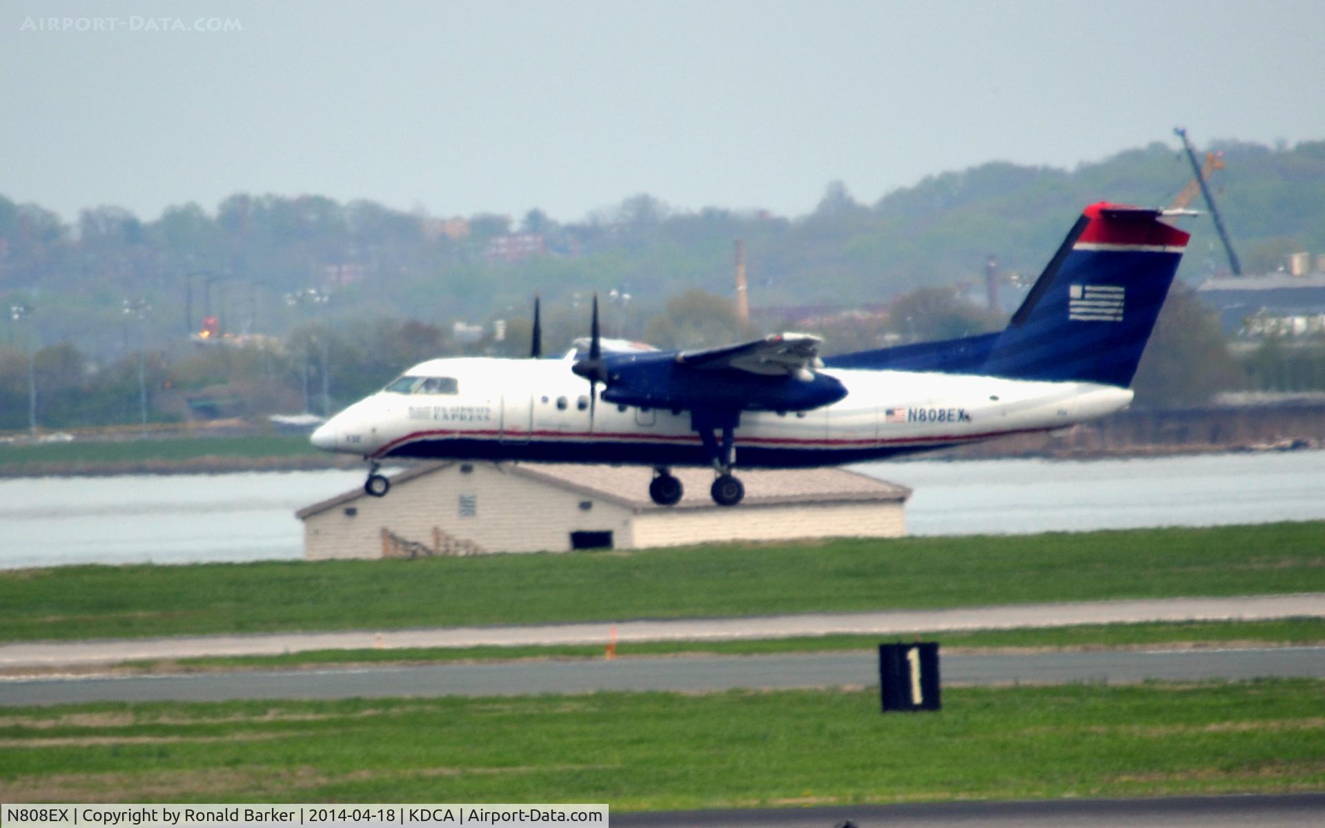 N808EX, 1991 Boeing DHC-8-102 C/N 299, Landing National Airport