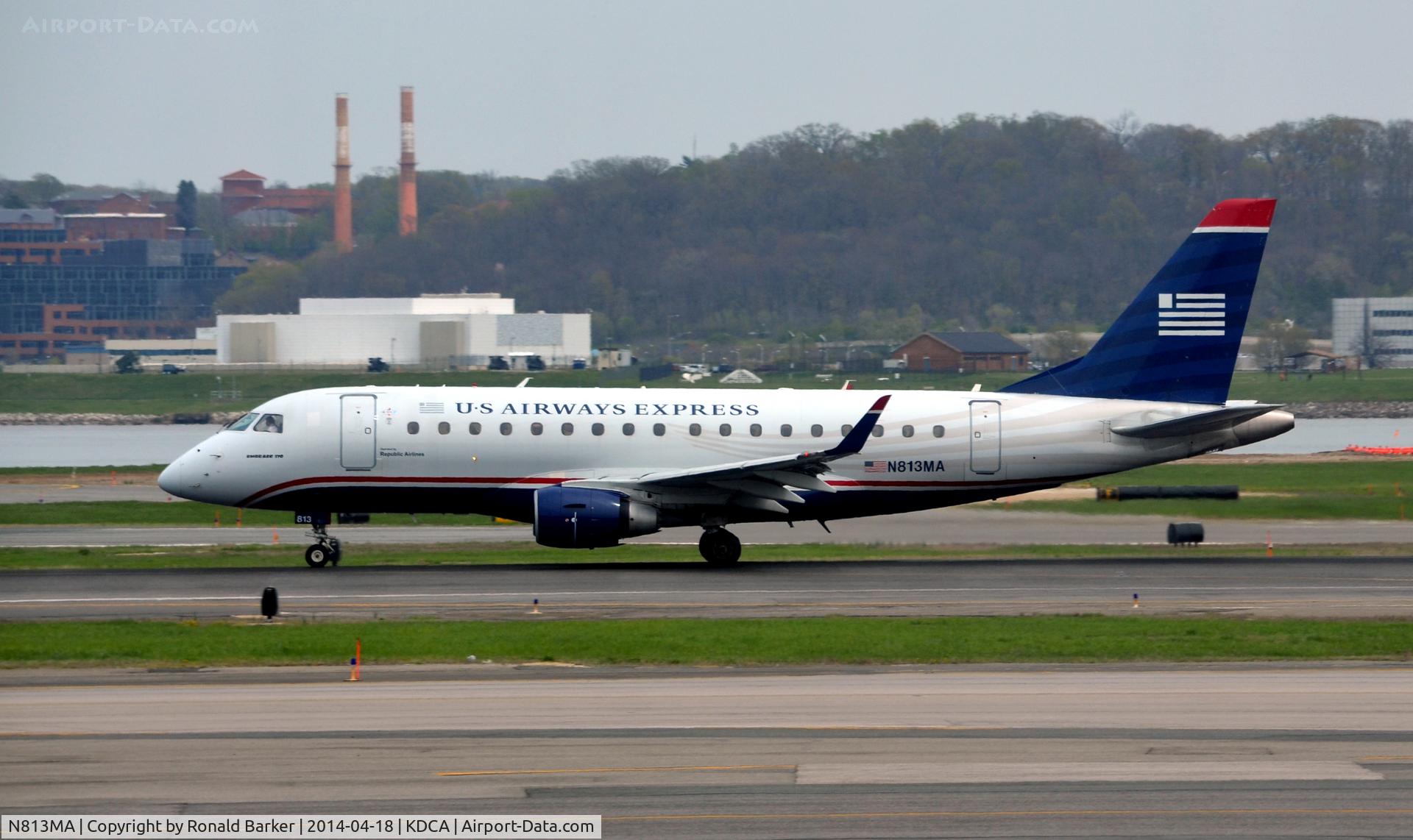 N813MA, 2004 Embraer 170SU (ERJ-170-100SU) C/N 17000031, Takeoff roll National Airport