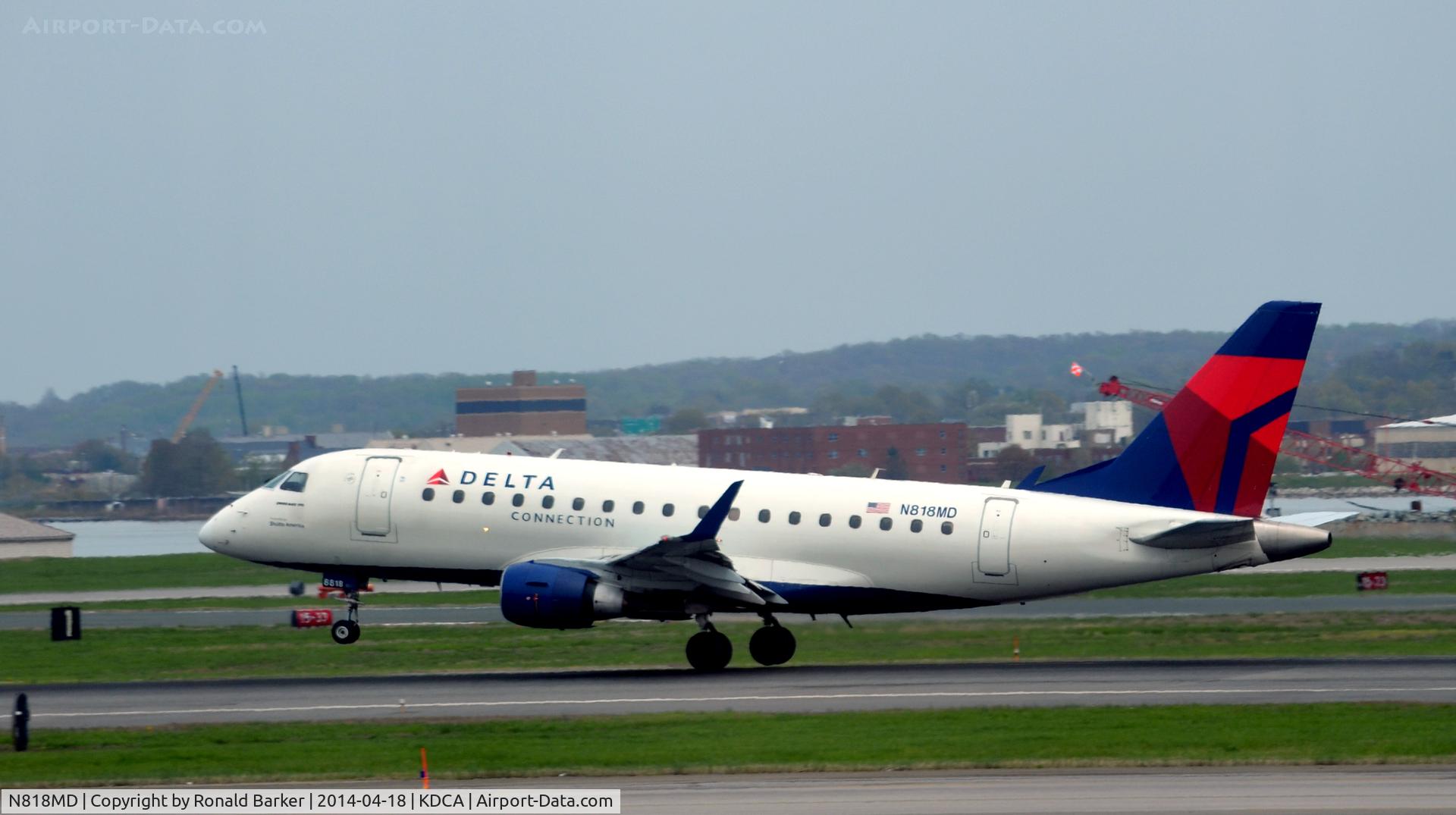 N818MD, 2004 Embraer 170SU (ERJ-170-100SU) C/N 17000039, Takeoff roll National Airport