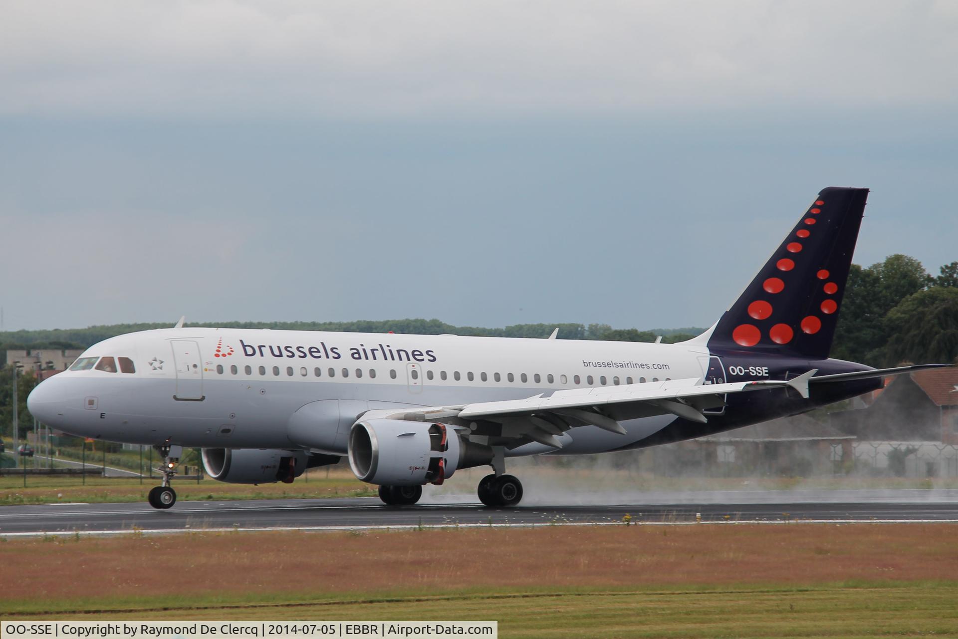 OO-SSE, 2006 Airbus A319-111 C/N 2700, Landing on rwy 25L.
Ex A9C-BAX
     N944FR
