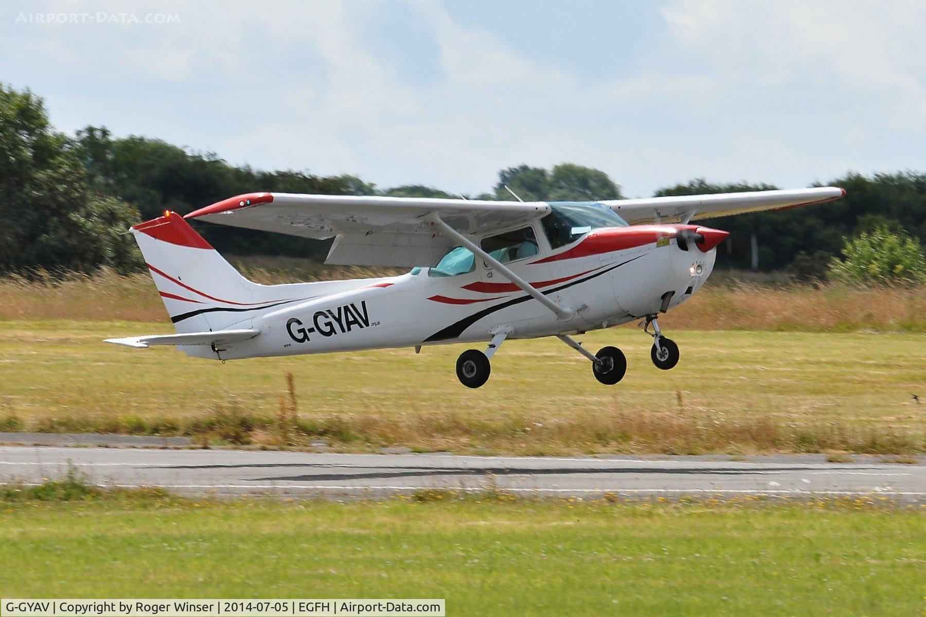 G-GYAV, 1979 Cessna 172N C/N 172-71362, Visiting 172N arriving Runway 28.