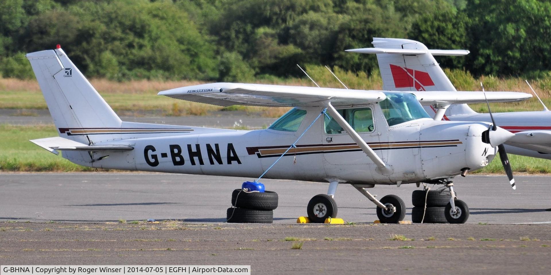 G-BHNA, 1980 Reims F152 C/N 1683, Visiting Reims/Cessna F152.