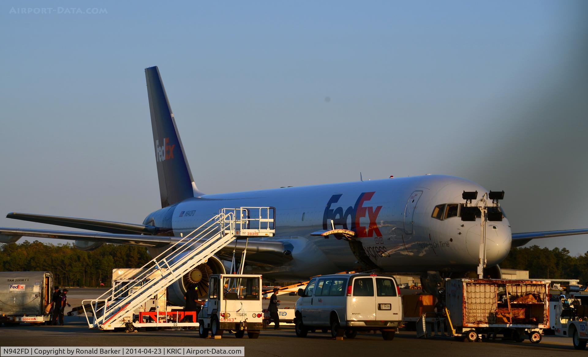 N942FD, 1986 Boeing 757-225 C/N 22612, Richmond