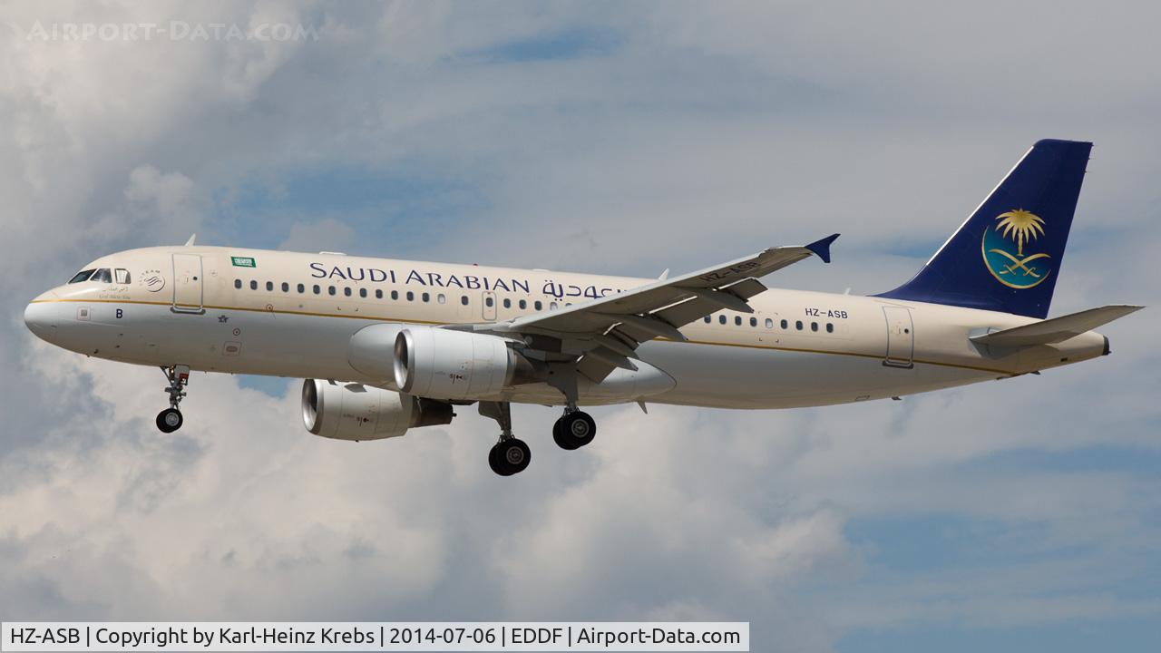 HZ-ASB, 2009 Airbus A320-214 C/N 4090, Final RWY 25L