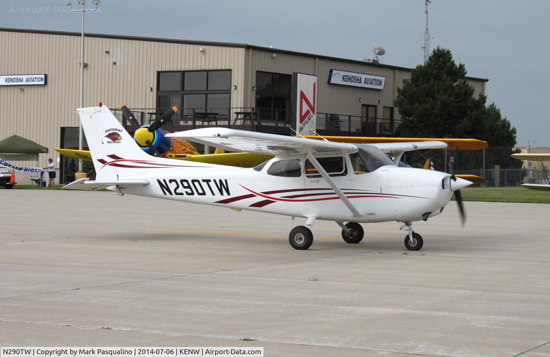 N290TW, 2001 Cessna 172S C/N 172S9020, Cessna 172S