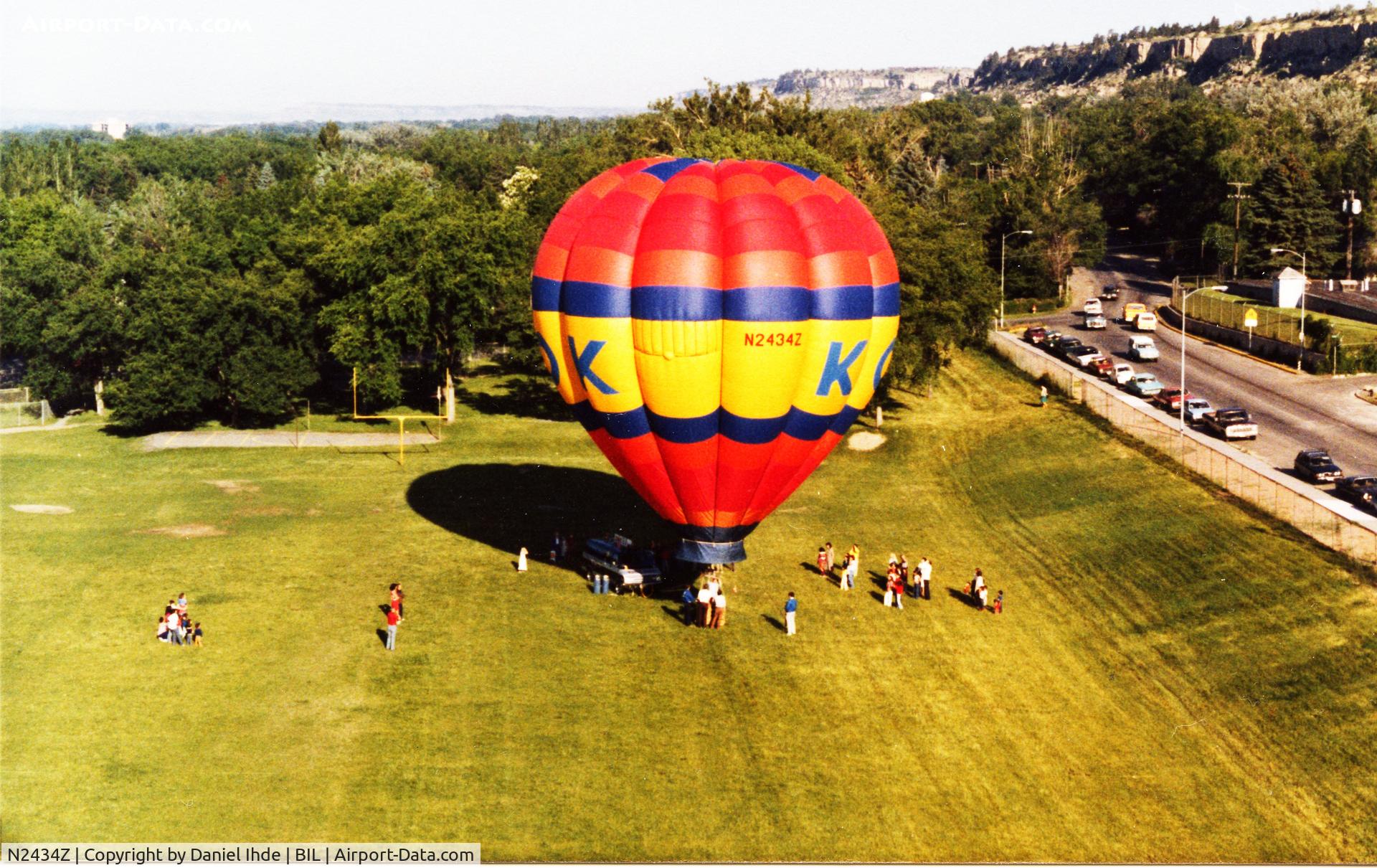 N2434Z, General Balloon Corp. AX-6 C/N 434, KOOK Radio Hot Air Balloon at the old Eastern Montana College Campus football field around 1983.  Major Daniel George (Lost In Space) Miller has to be down there somewhere.  Sorry Dan, couldn't help myself.