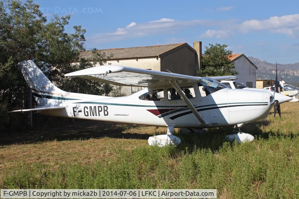F-GMPB, 1998 Cessna 182S Skylane C/N 18280217, Parked