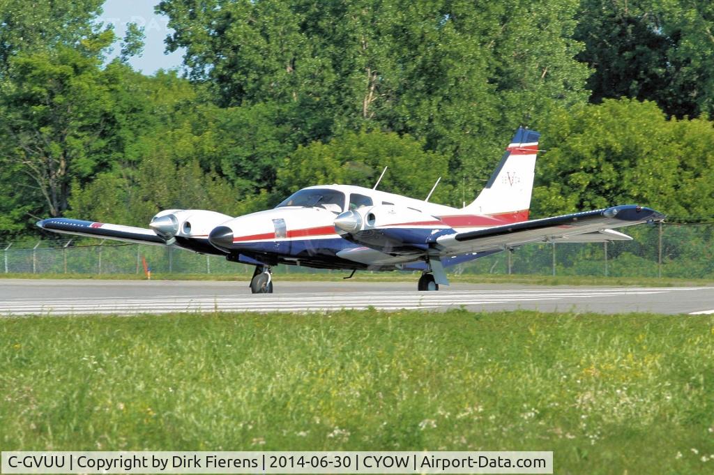 C-GVUU, 1999 Piper PA-34-220T Seneca V C/N 34-49135, Departing from Rwy 25R and heading for Oshawa.