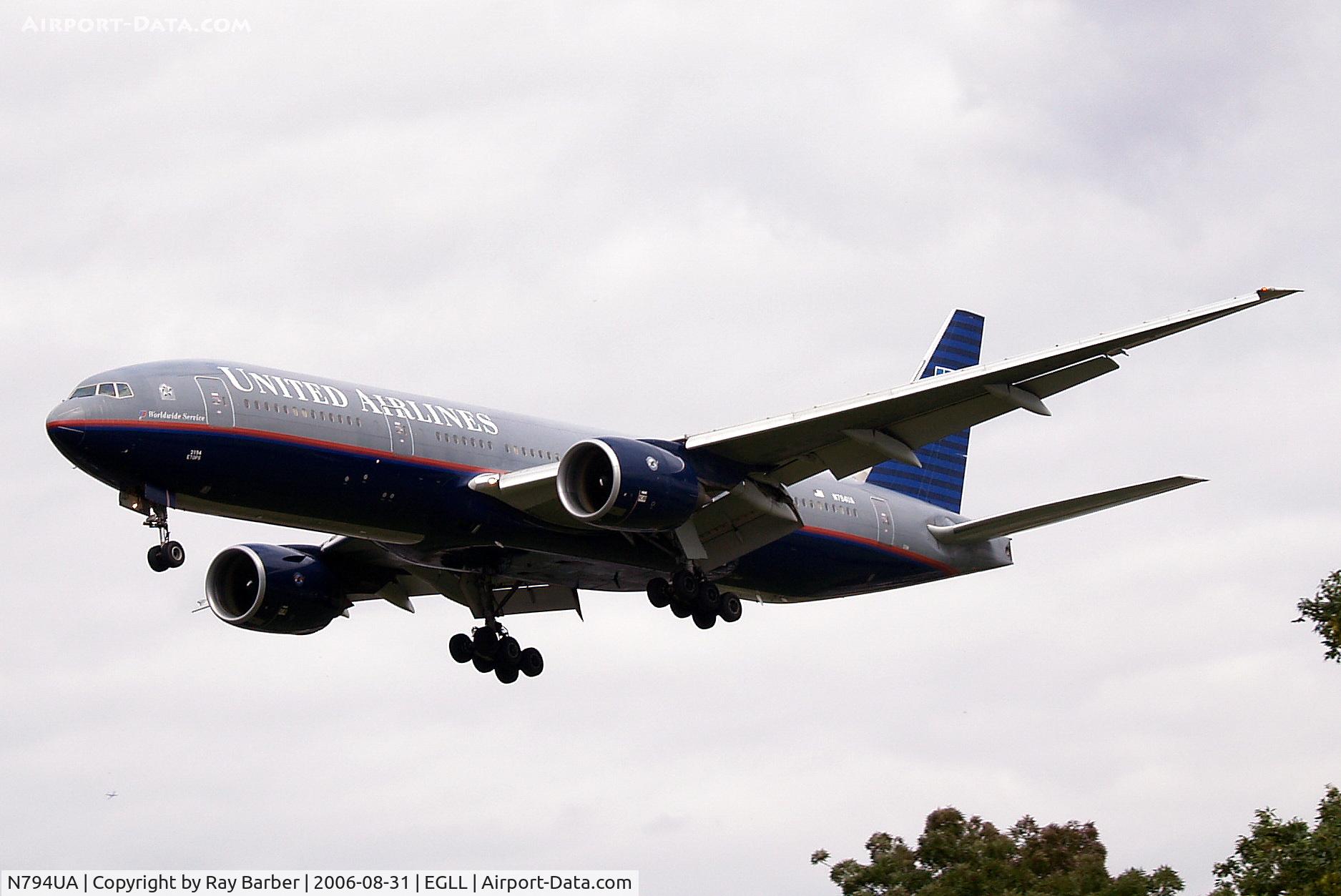 N794UA, 1997 Boeing 777-222 C/N 26953, Boeing 777-222ER [26953] (United Airlines) Heathrow~G 31/08/2006. On approach 27L.