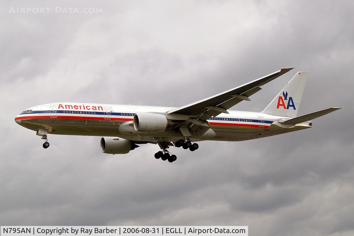 N795AN, 2000 Boeing 777-223 C/N 30257, Boeing 777-223ER [30257] (American Airlines) Heathrow~G 31/08/2006. On finals 27L.