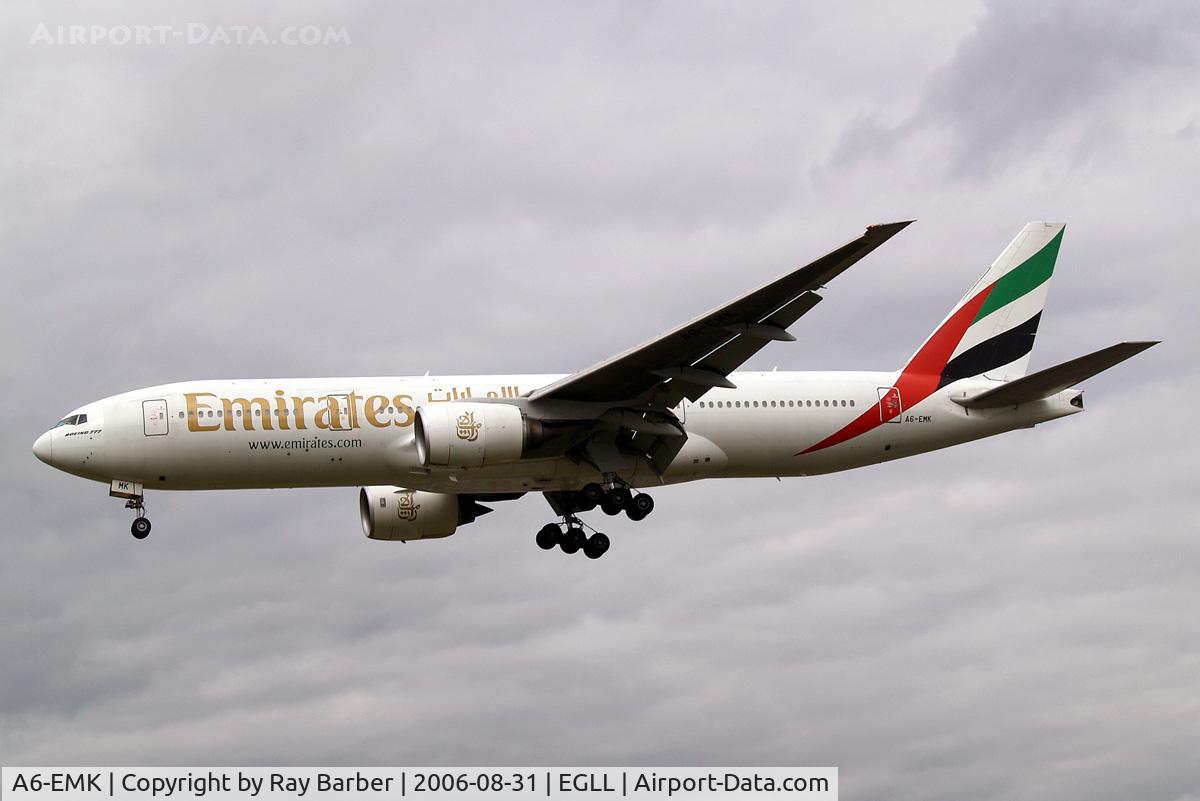 A6-EMK, 1998 Boeing 777-21H/ER C/N 29324, Boeing 777-21HER [29324] (Emirates Airlines) Heathrow~G 31/08/2006. On finals 27L
