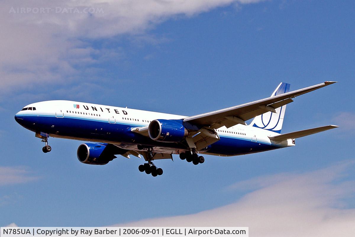 N785UA, 1997 Boeing 777-222 C/N 26954, Boeing 777-222ER [26954] (United Airlines) Heathrow~G 01/09/2006. On finals 27L.