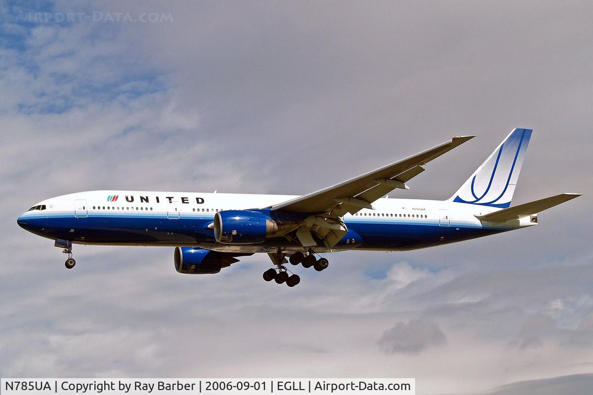 N785UA, 1997 Boeing 777-222 C/N 26954, Boeing 777-222ER [26954] (United Airlines) Heathrow~G 01/09/2006. On finals 27L.