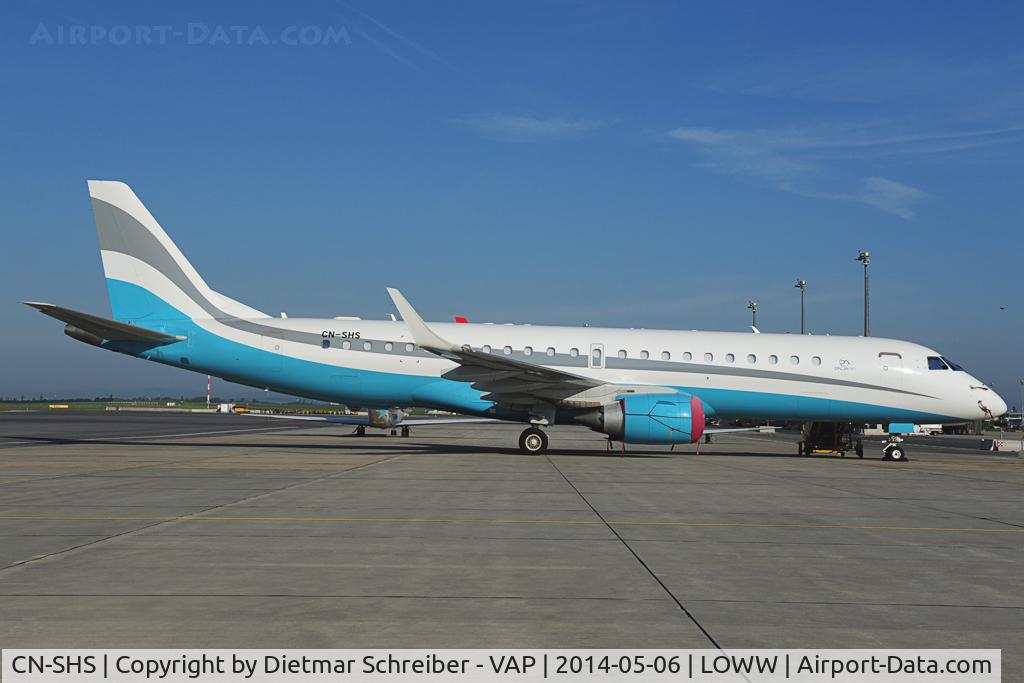CN-SHS, 2011 Embraer ERJ-190-100ECJ Lineage 1000 C/N 19000307, EMb190