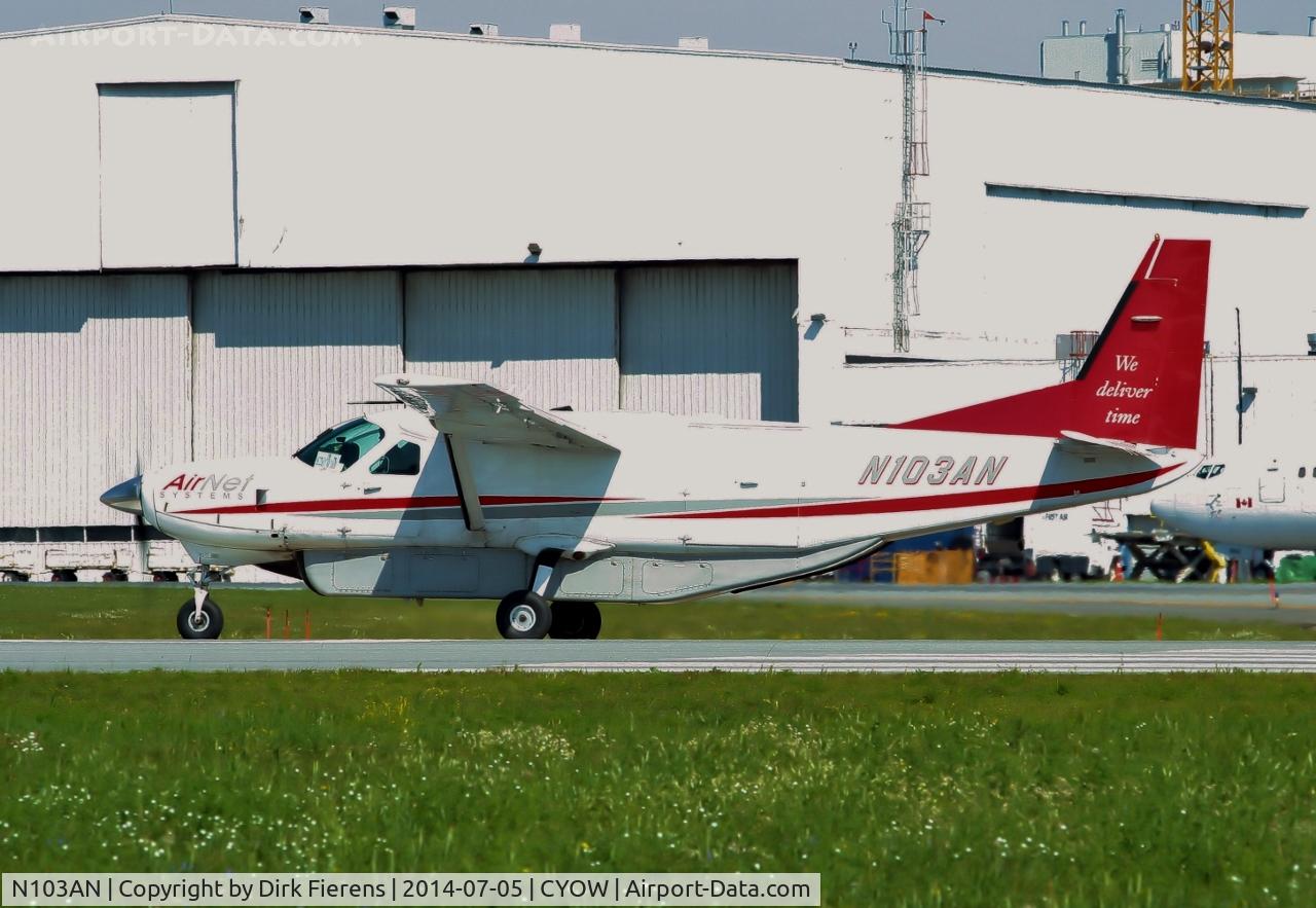 N103AN, 2001 Cessna 208B Super Cargomaster C/N 208B0928, Departing from rwy 25 R.
