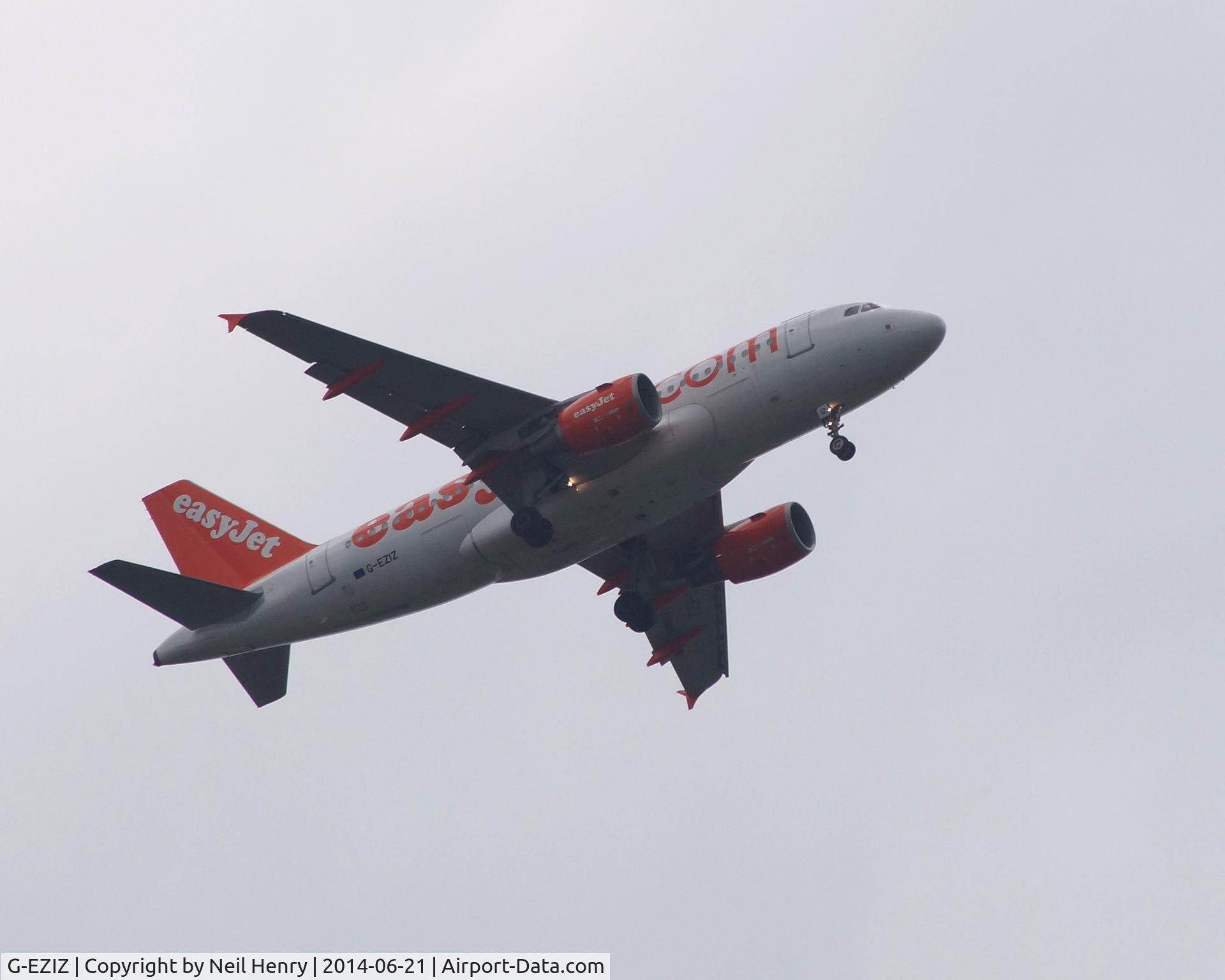 G-EZIZ, 2005 Airbus A319-111 C/N 2646, On eastern approach to London Gatwick - over Newchapel, Surrey, UK