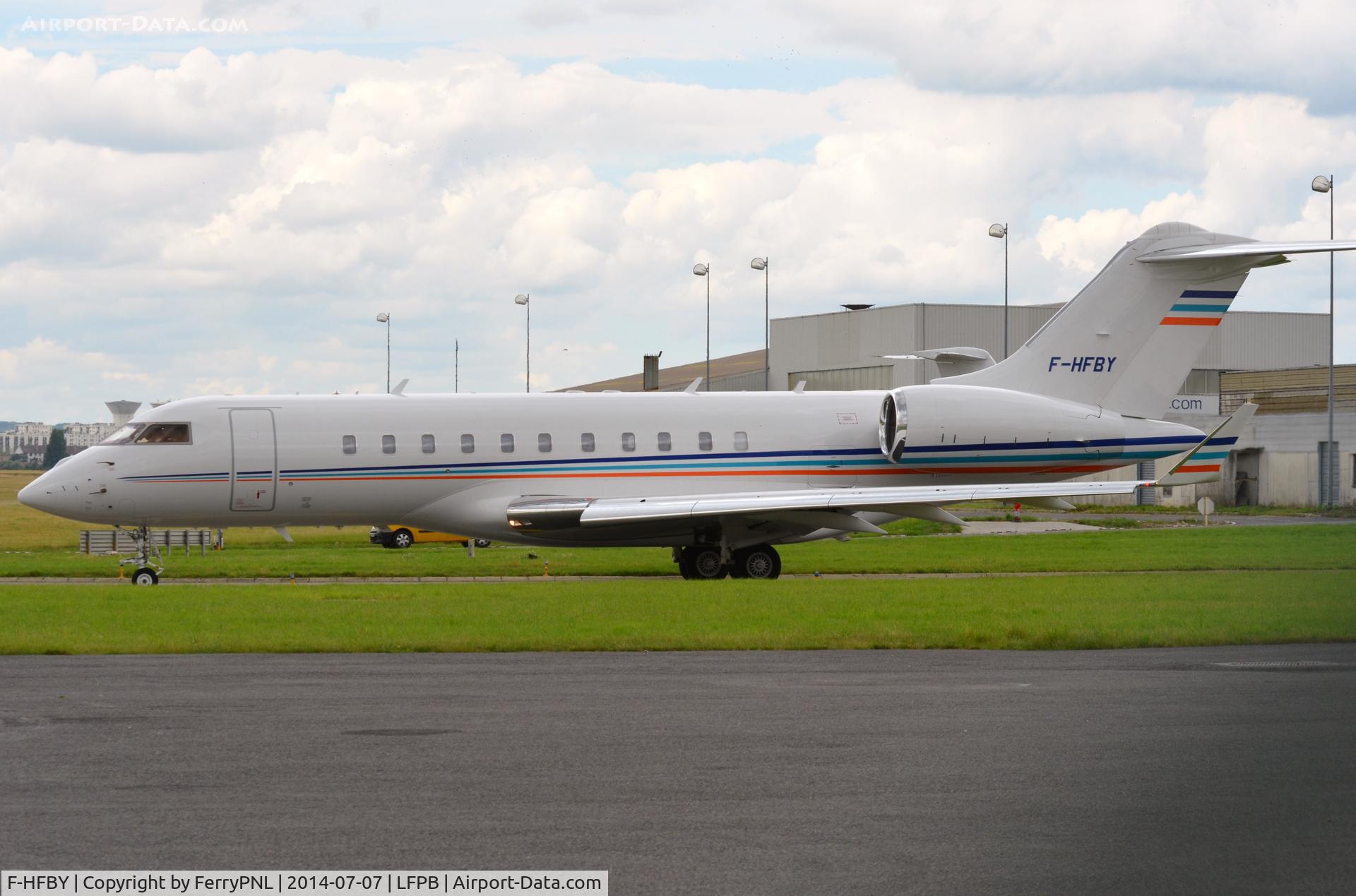 F-HFBY, 2006 Bombardier BD-700-1A11 Global 5000 C/N 9188, Bouygues Global taxying out for departure