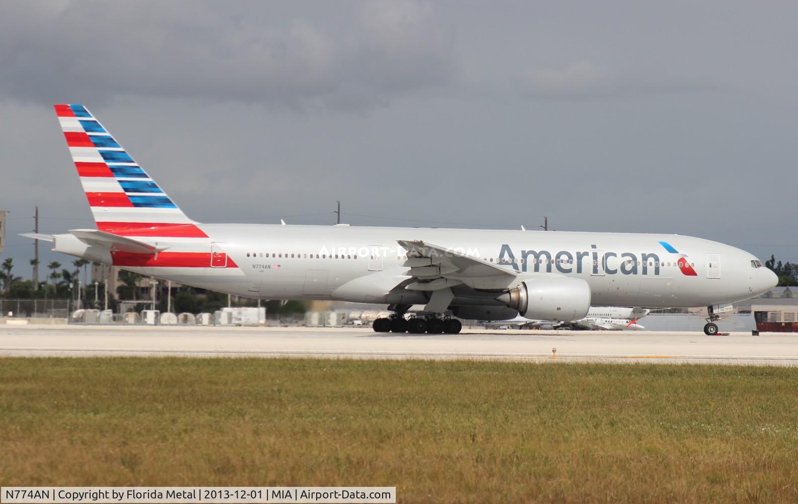 N774AN, 1999 Boeing 777-223 C/N 29581, American 777-200