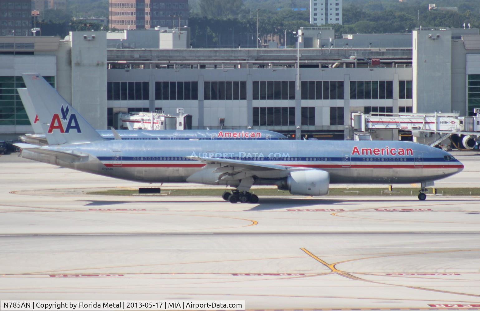 N785AN, 2000 Boeing 777-223/ER C/N 30005, American 777-200