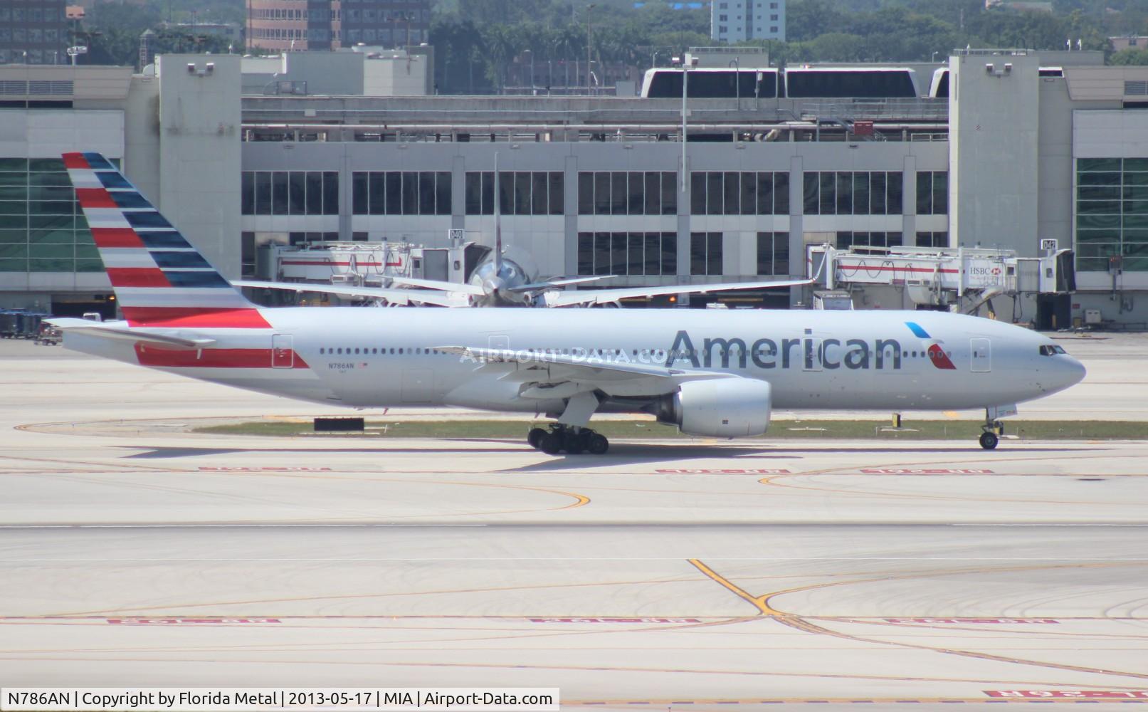 N786AN, 2000 Boeing 777-223 C/N 30250, American 777-200