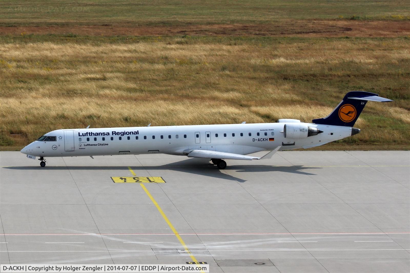 D-ACKH, 2006 Bombardier CRJ-900LR (CL-600-2D24) C/N 15085, Afternoon shuttle to MUC on twy November...