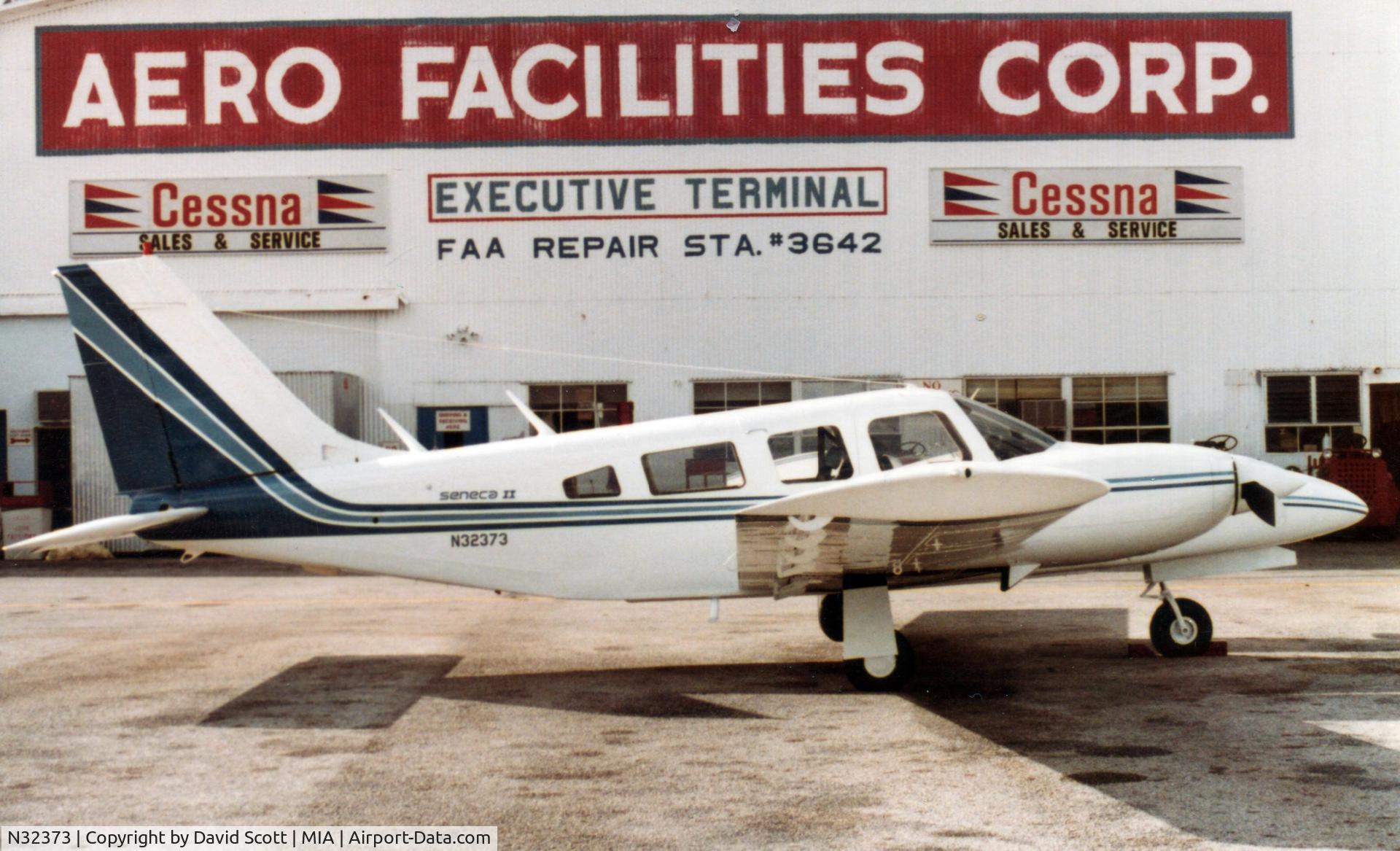 N32373, Piper PA-34-200T C/N 34-7570017, Right after getting a new paint job.