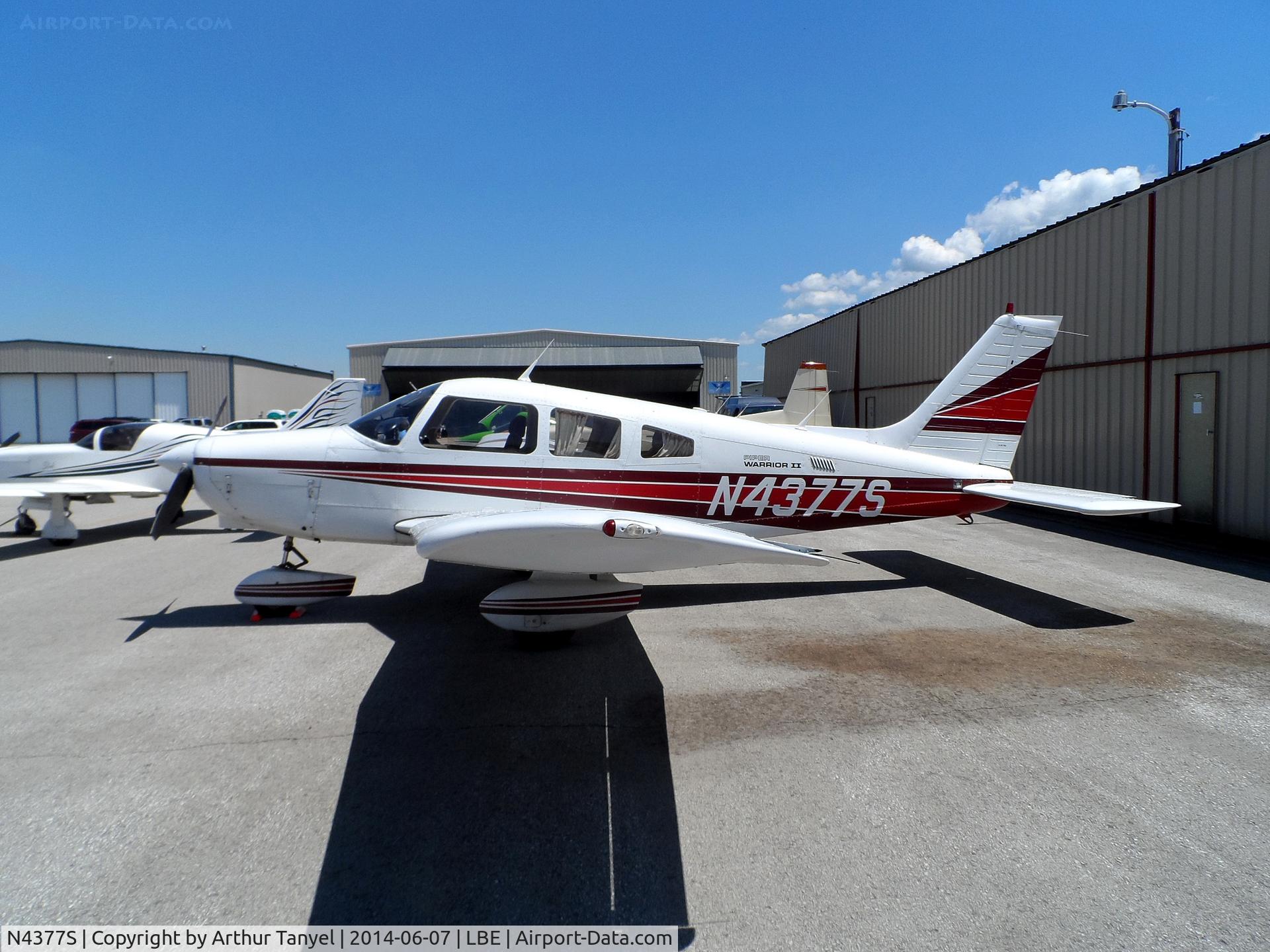 N4377S, 1984 Piper PA-28-161 C/N 28-8516005, On display @ the 2014 Westmoreland County Airshow