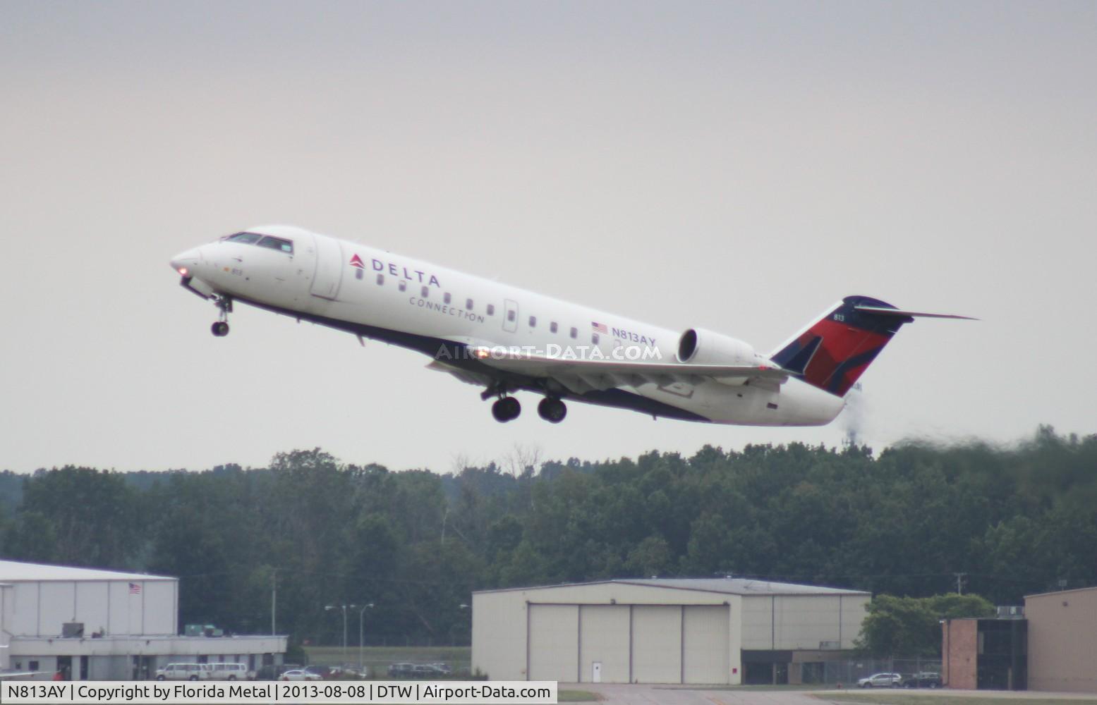 N813AY, 2005 Bombardier CRJ-200LR (CL-600-2B19) C/N 8013, Delta Connection CRJ-200