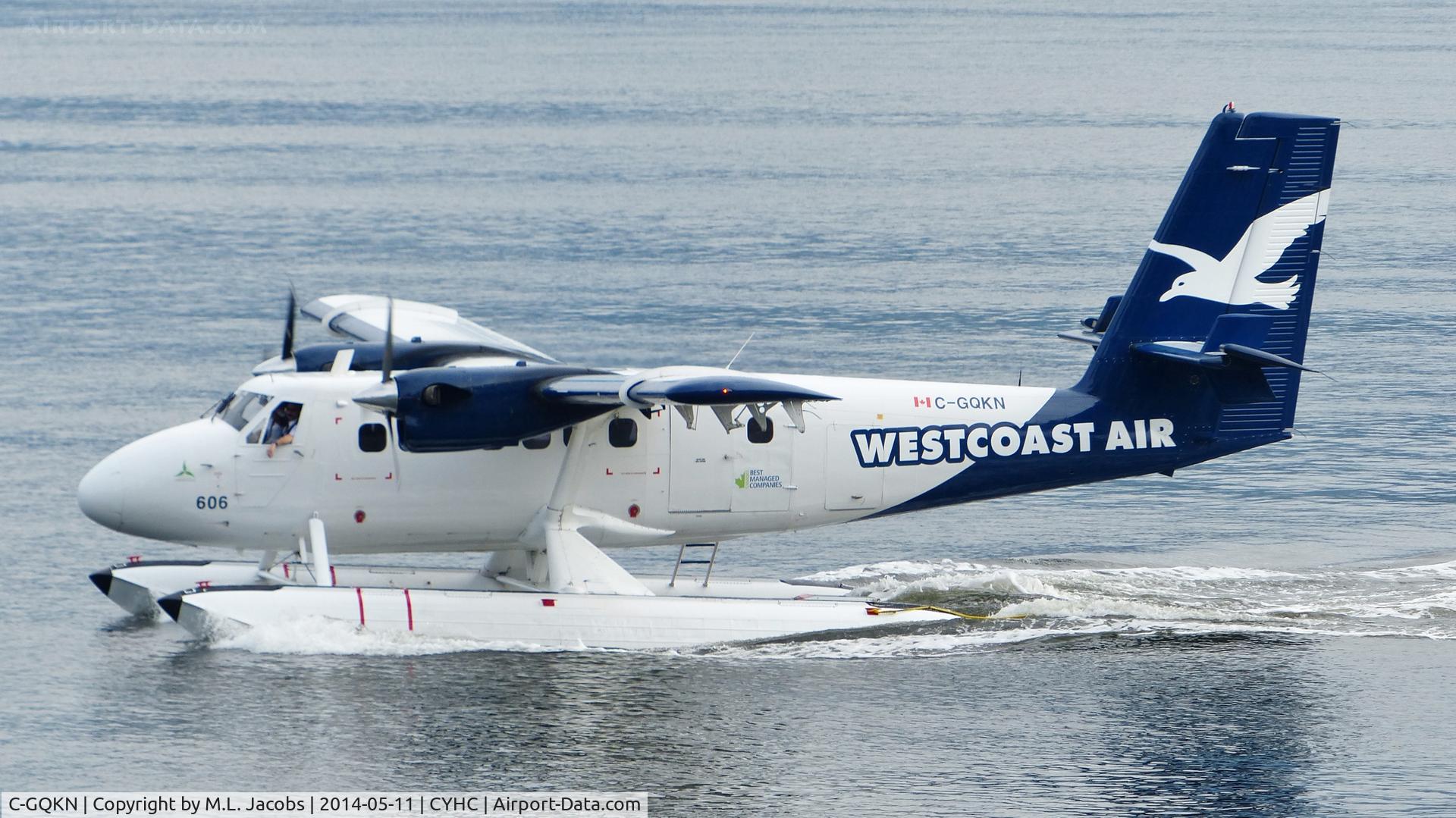 C-GQKN, 1968 De Havilland Canada DHC-6-100 Twin Otter C/N 94, Westcoast Air #606 taxiing to Coal Harbour terminal.