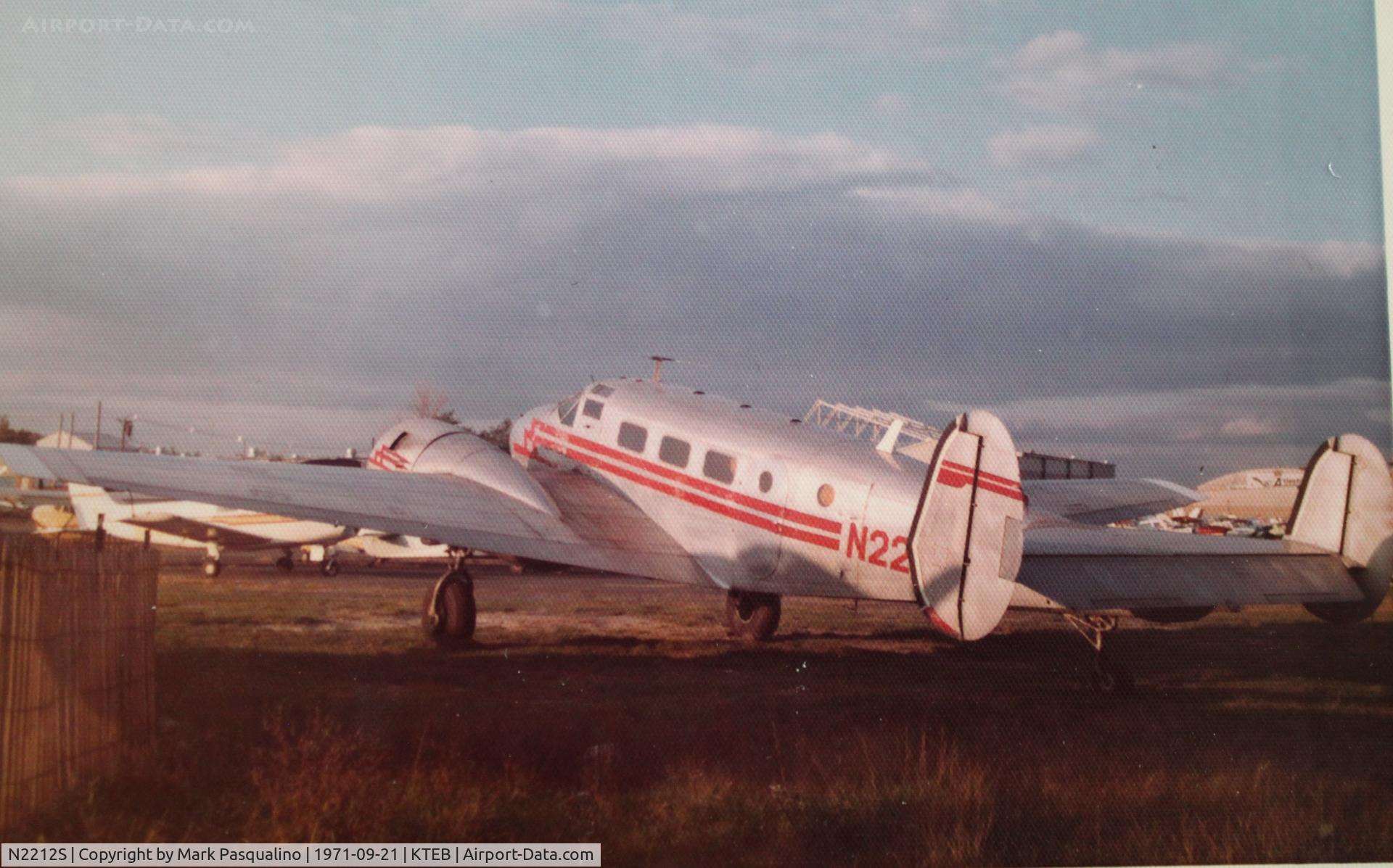 N2212S, 1951 Beech SNB-5 (SNB-2C) Expeditor C/N 6127, Beech SNB-5