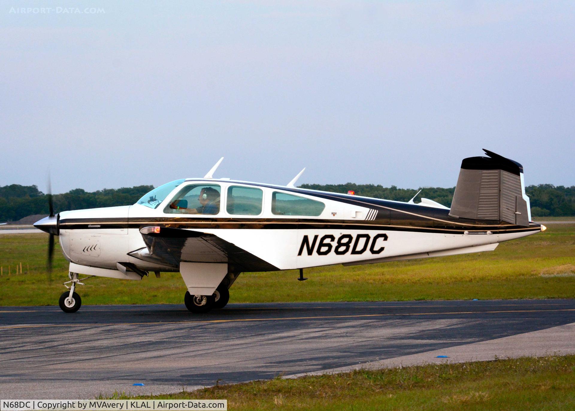N68DC, 1976 Beech V35B Bonanza C/N D-9883, 2014 Sun n Fun