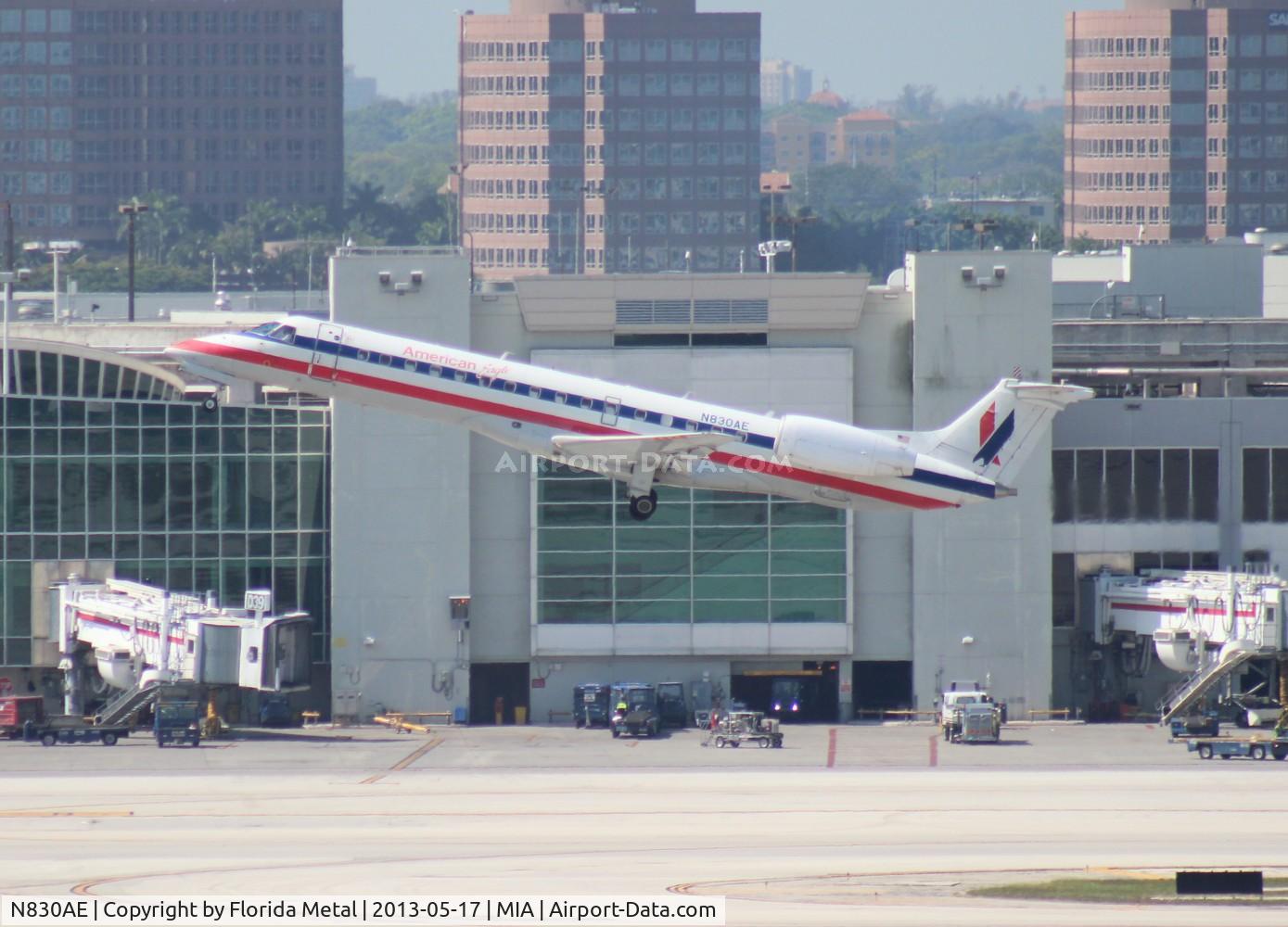 N830AE, 2002 Embraer ERJ-140LR (EMB-135KL) C/N 145615, American Eagle E140