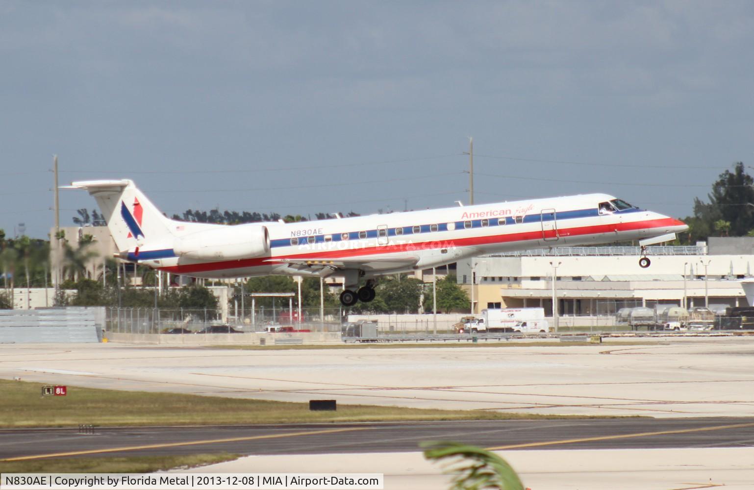 N830AE, 2002 Embraer ERJ-140LR (EMB-135KL) C/N 145615, American Eagle E140