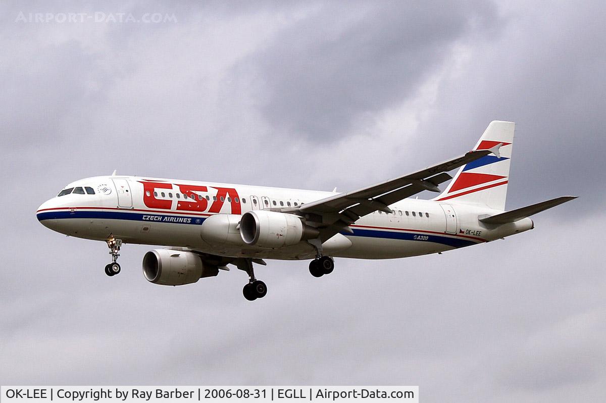 OK-LEE, 2006 Airbus A320-214 C/N 2719, Airbus A320-214 [2719] (CSA Czech Airlines) Heathrow~G 31/08/2006. On finals 27L.